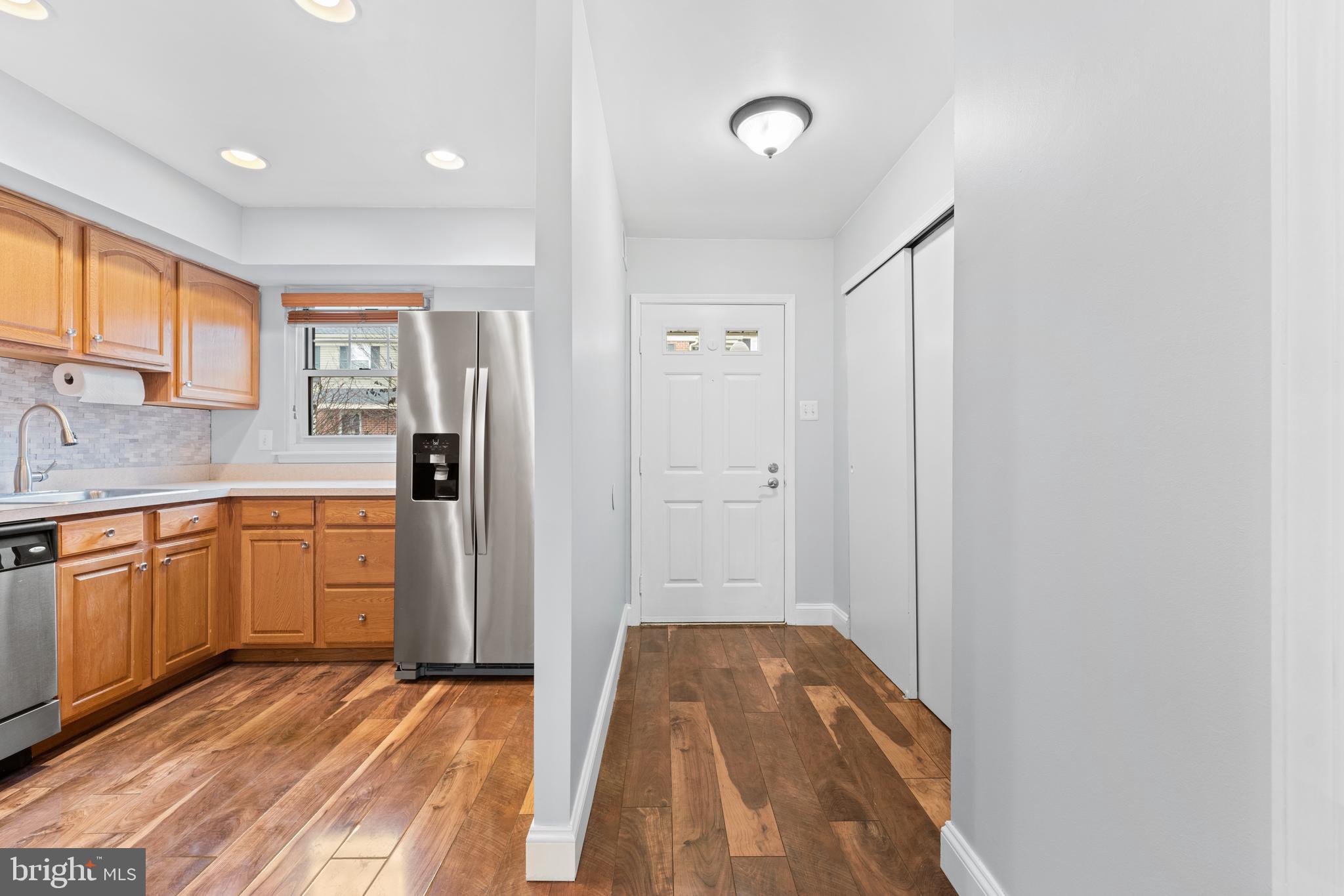 24 Barclay Ct #204 U-24