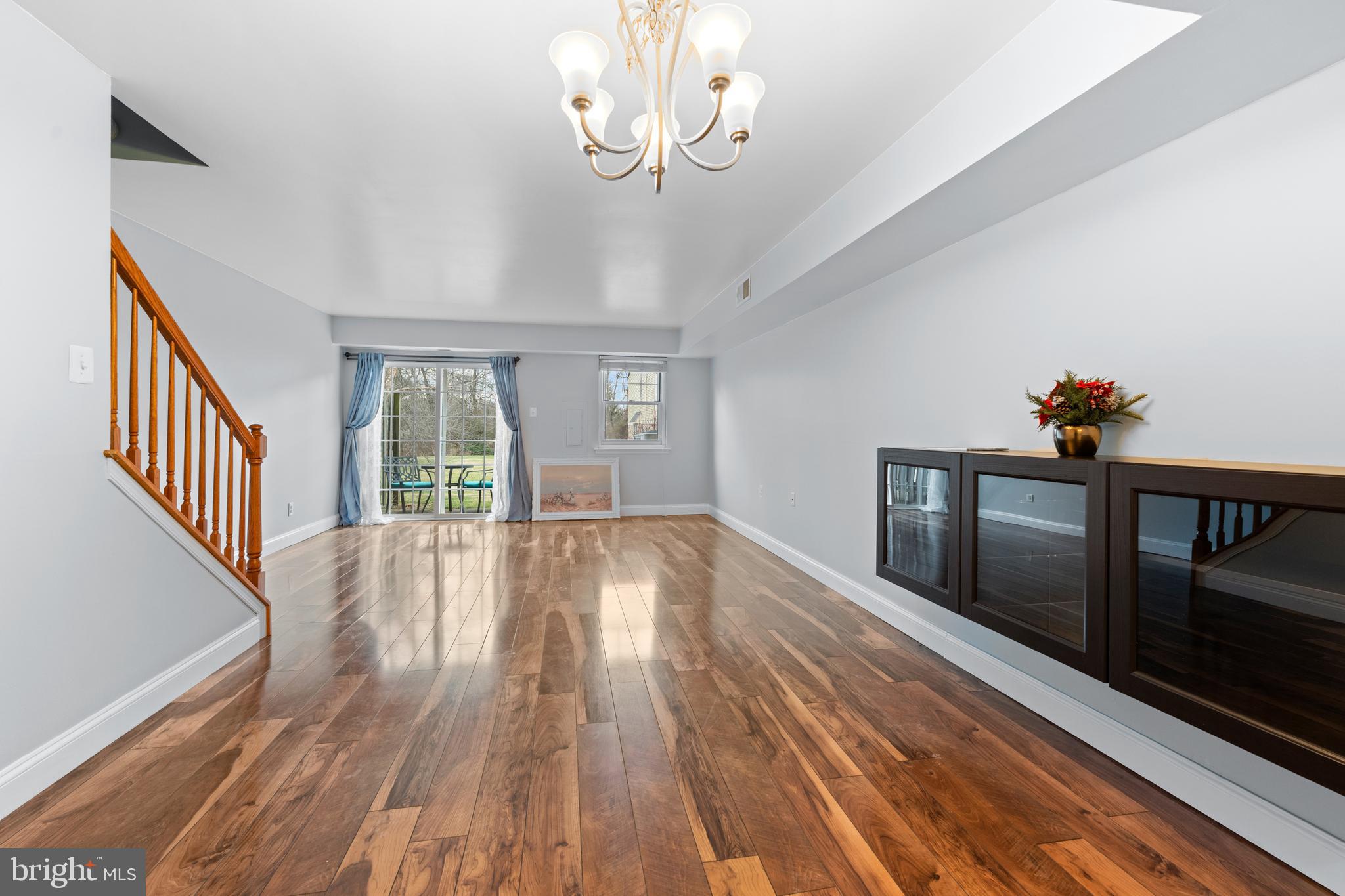 24 Barclay Ct #204 U-24