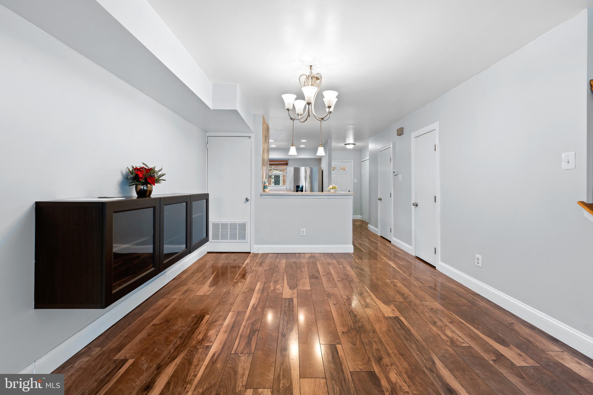 24 Barclay Ct #204 U-24