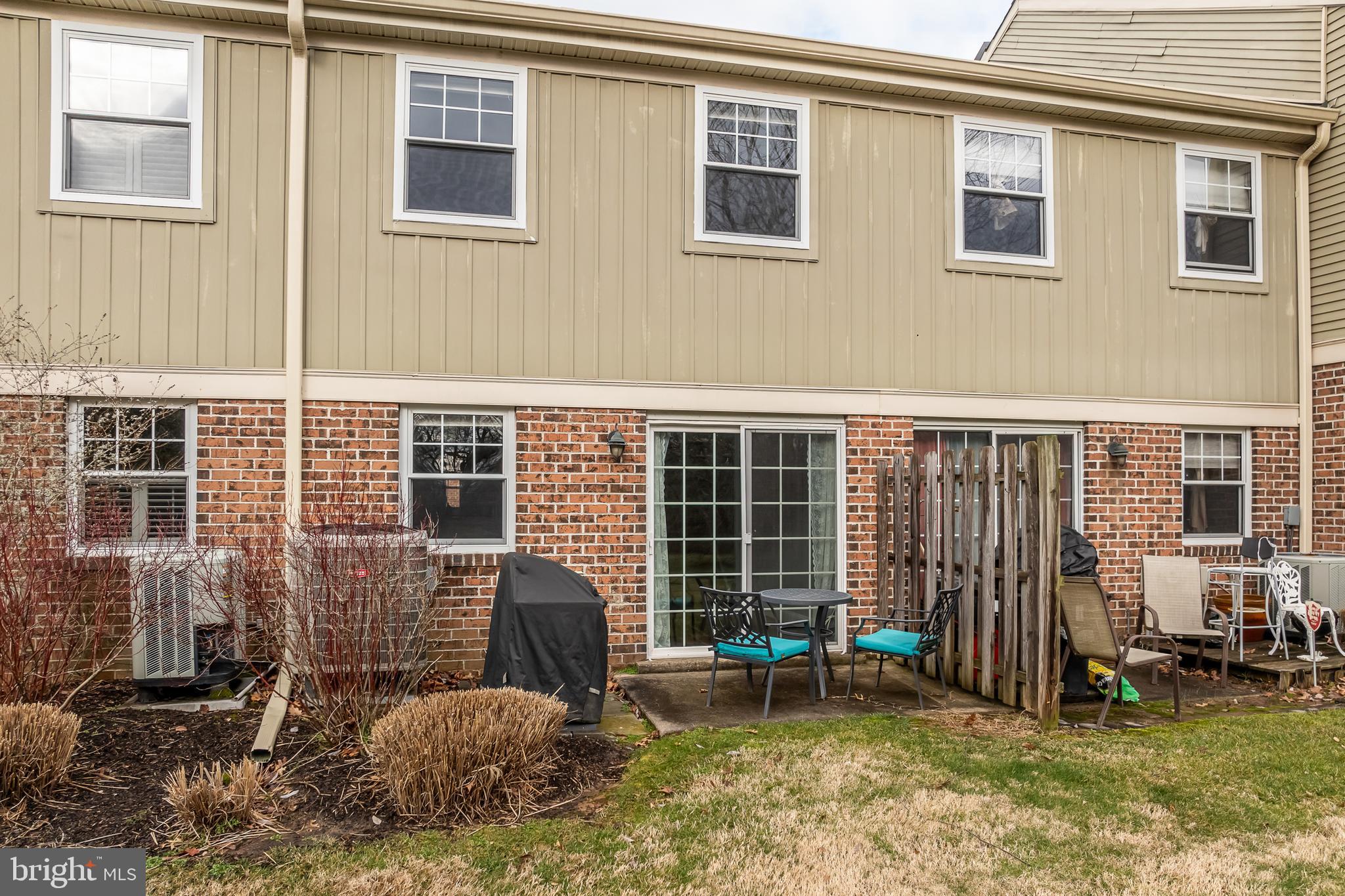 24 Barclay Ct #204 U-24