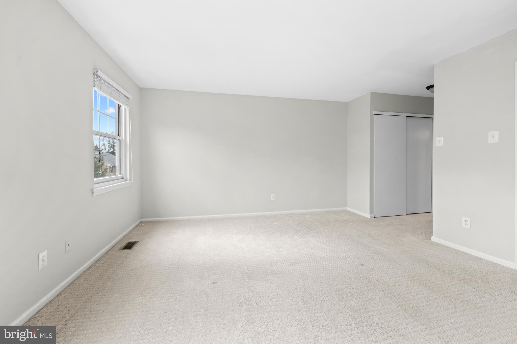 24 Barclay Ct #204 U-24