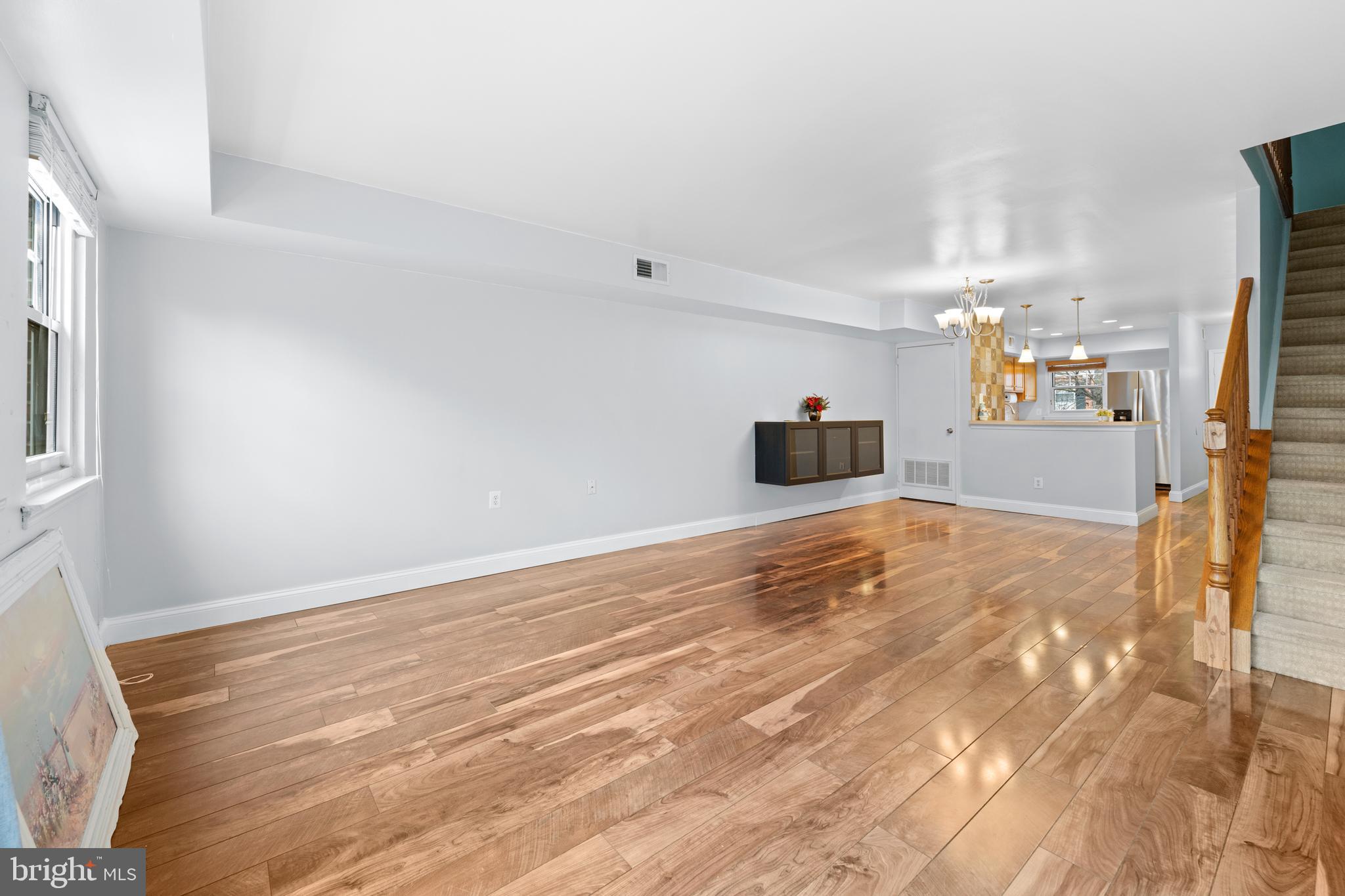 24 Barclay Ct #204 U-24