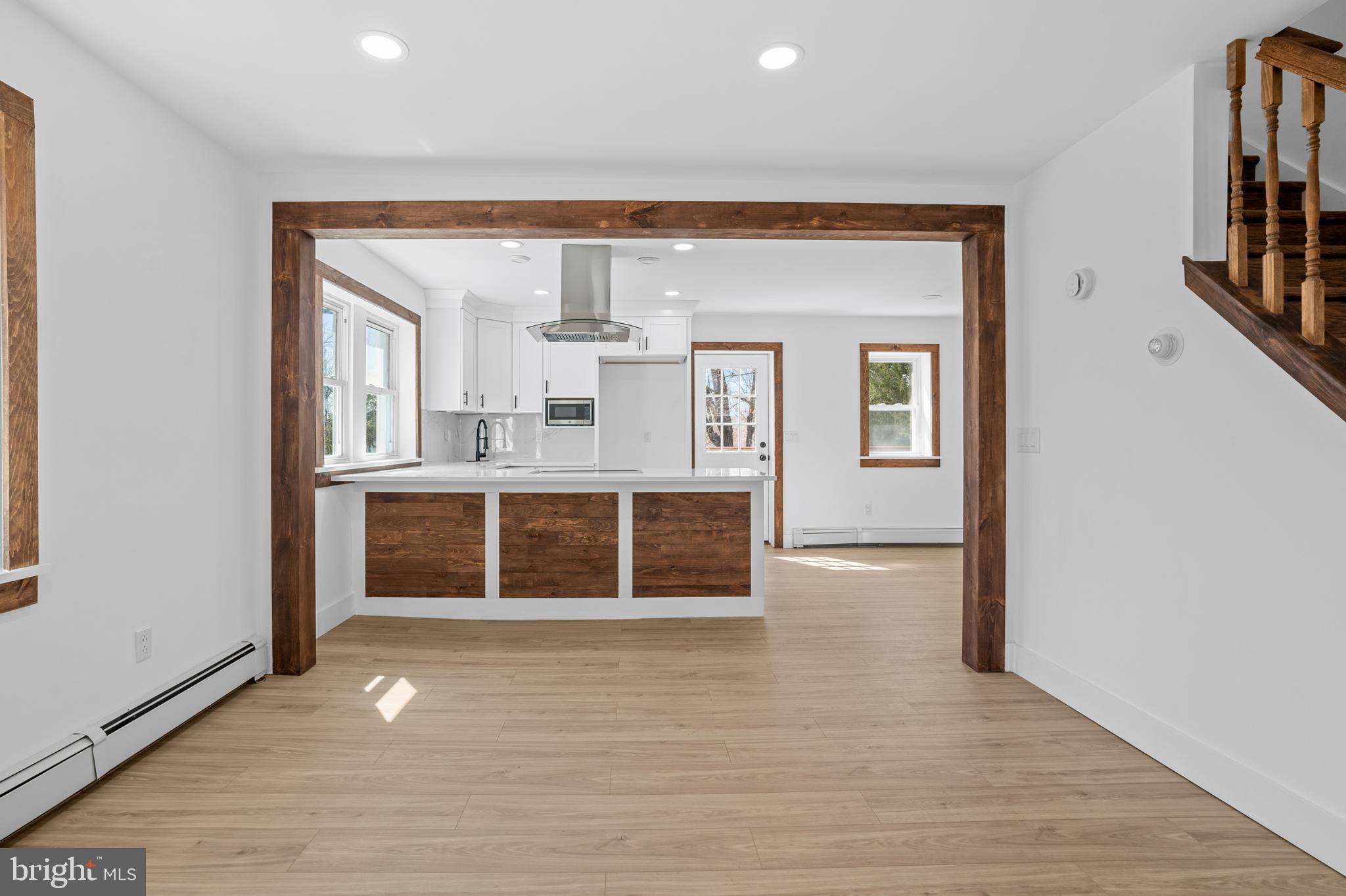 717 2nd Ave