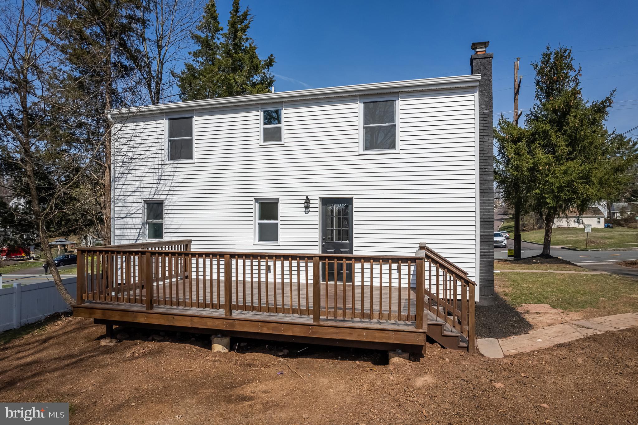 717 2nd Ave