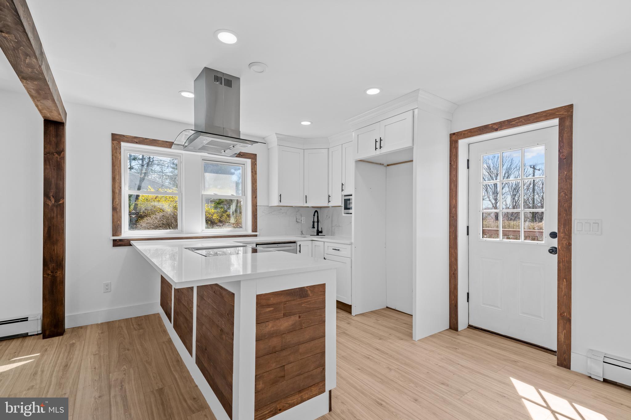 717 2nd Ave