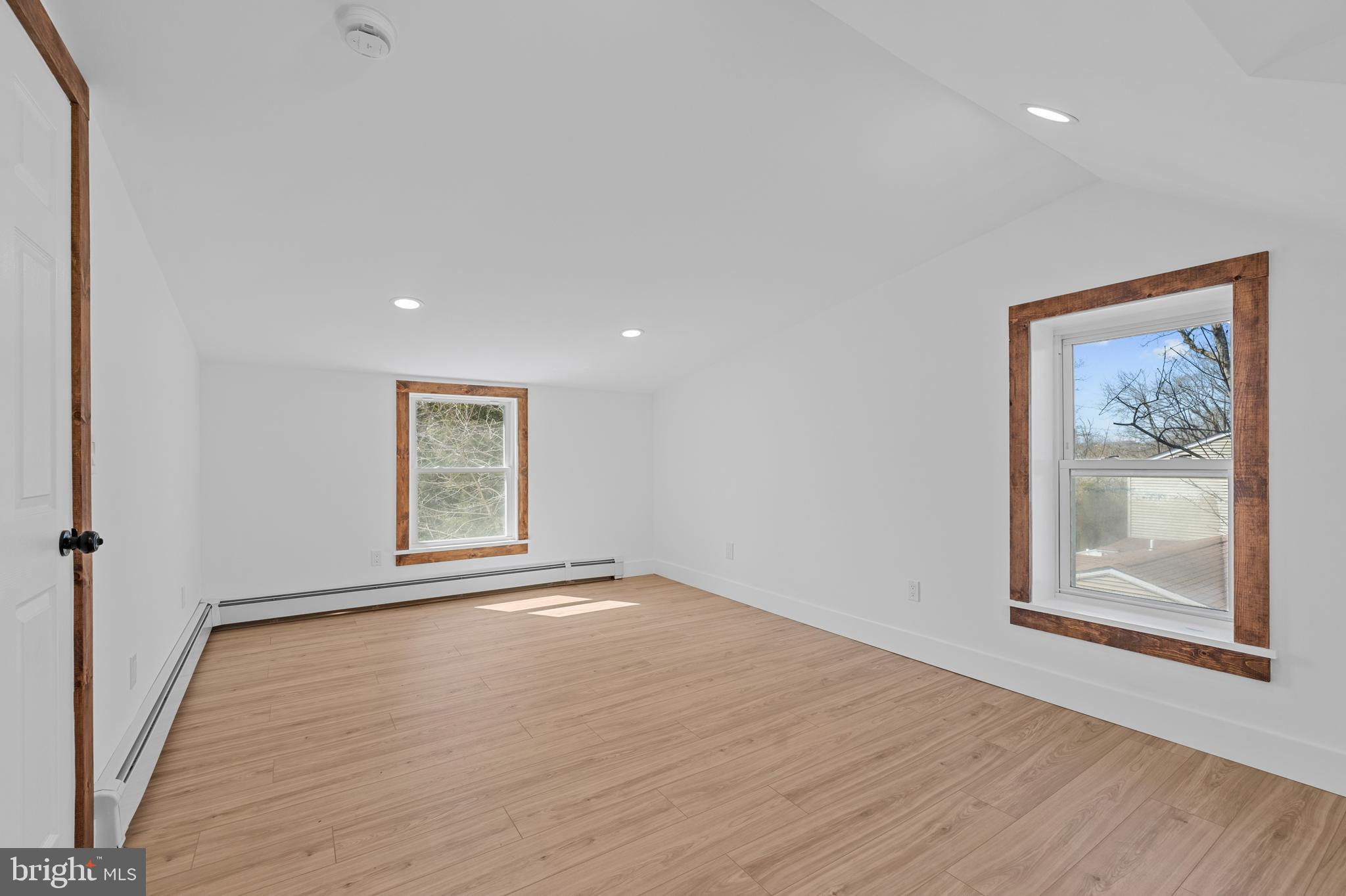 717 2nd Ave