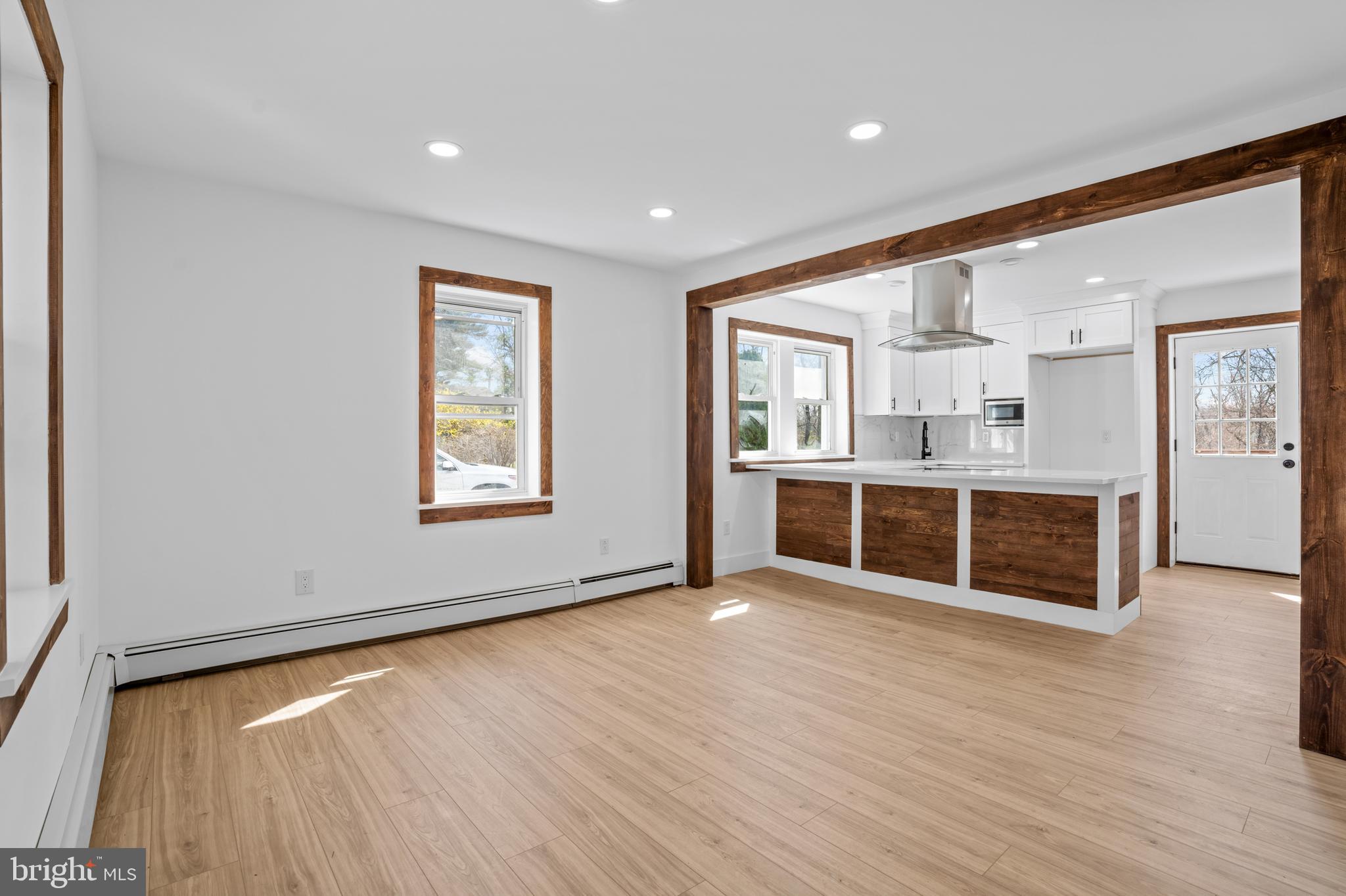 717 2nd Ave