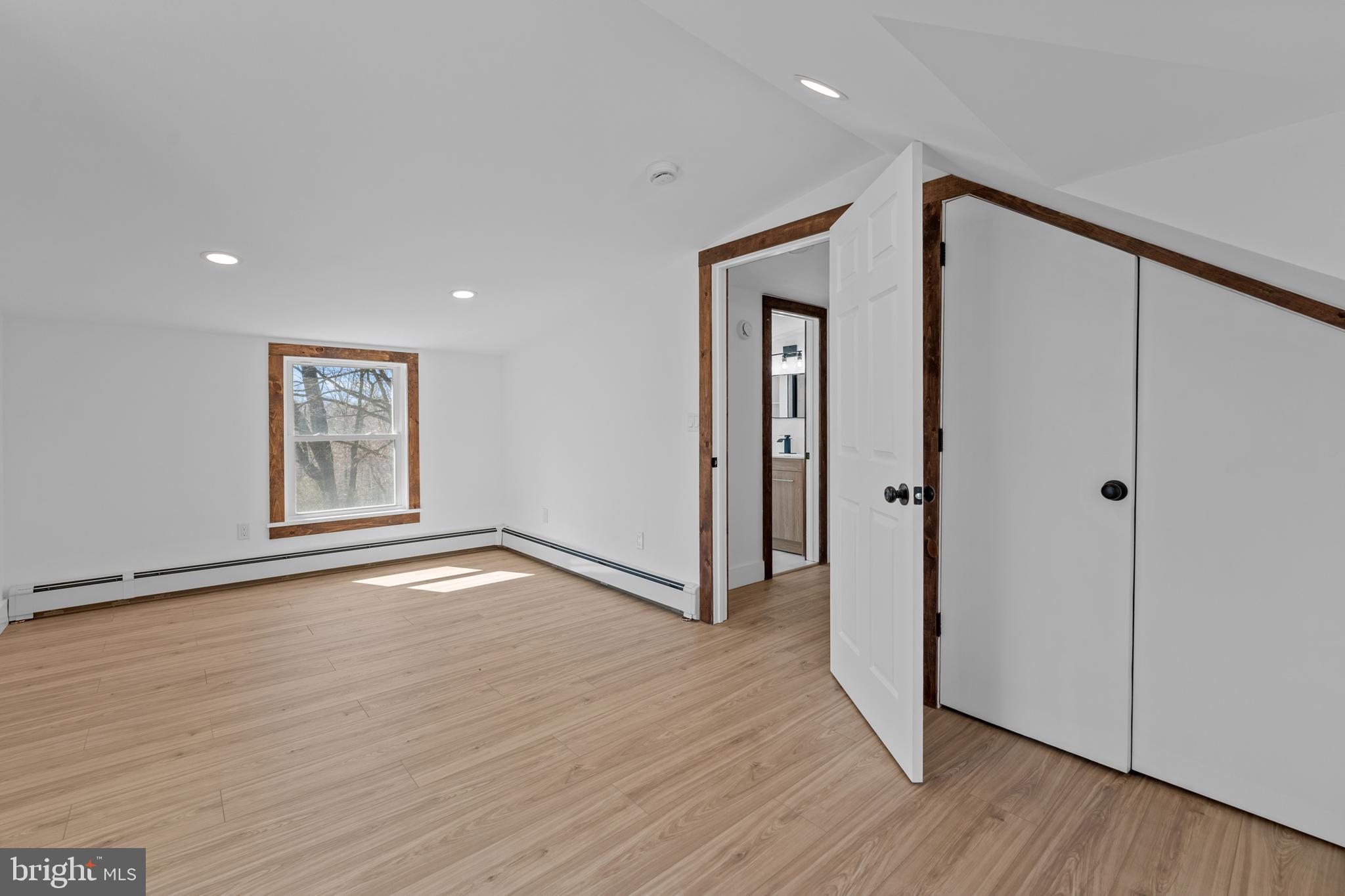 717 2nd Ave