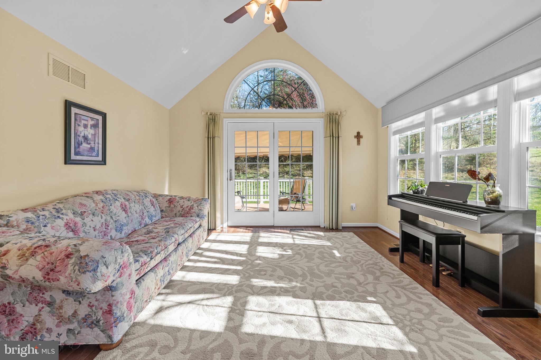 82 Mallard Ct