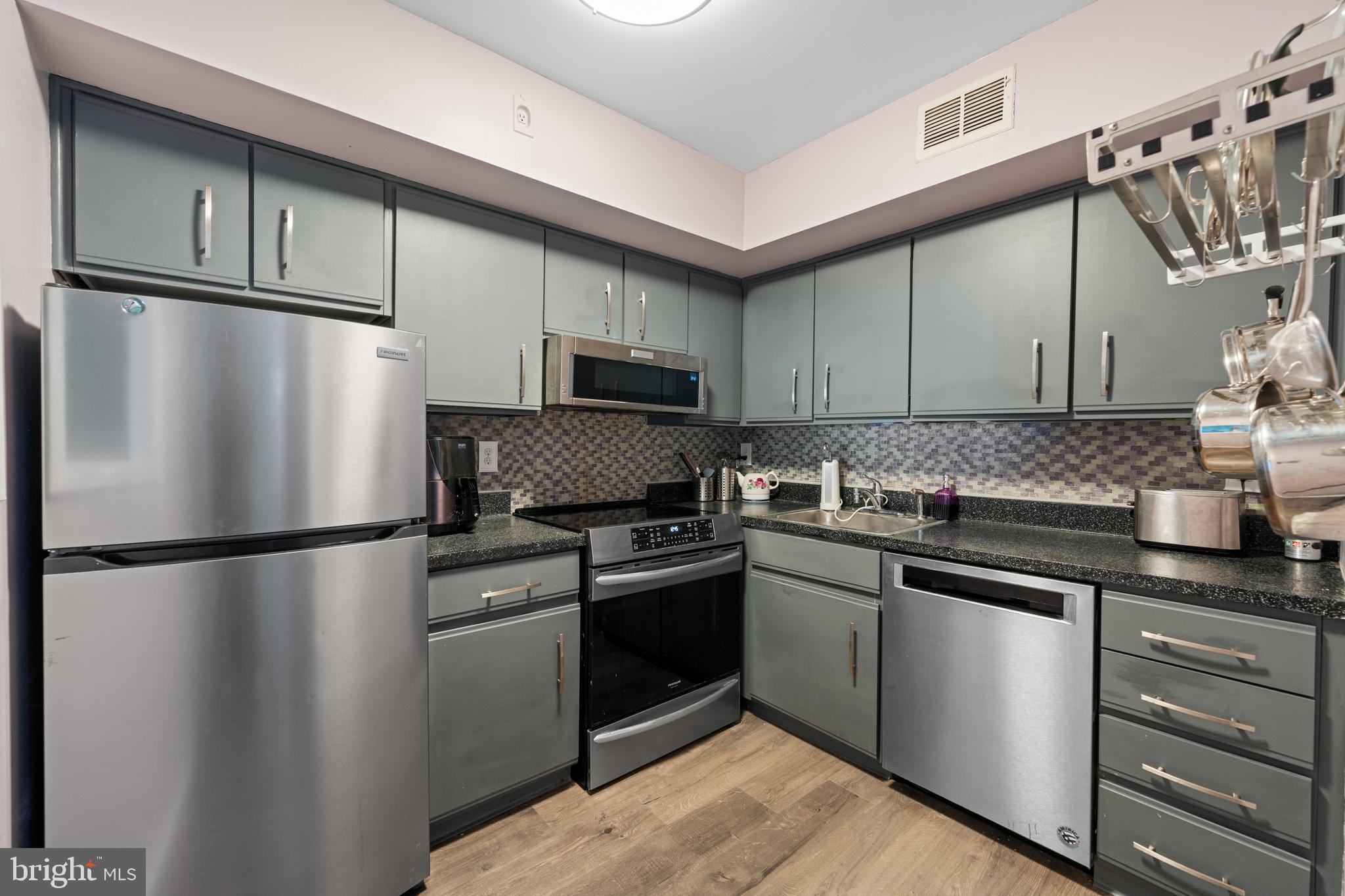 113 Hampstead Dr #113