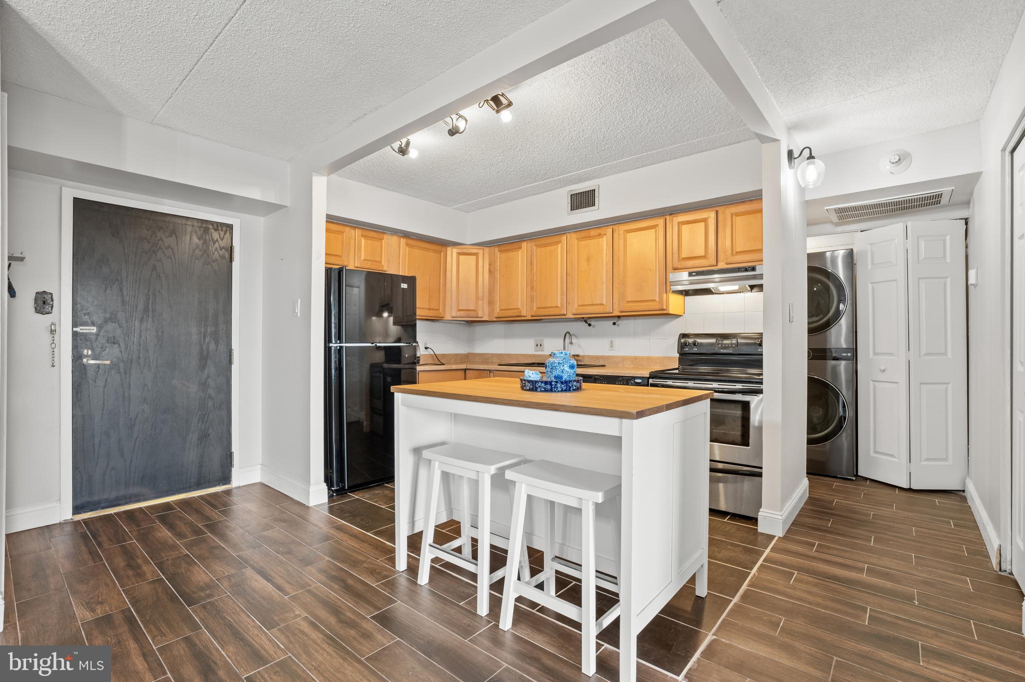 10709 Valley Forge Cir #709
