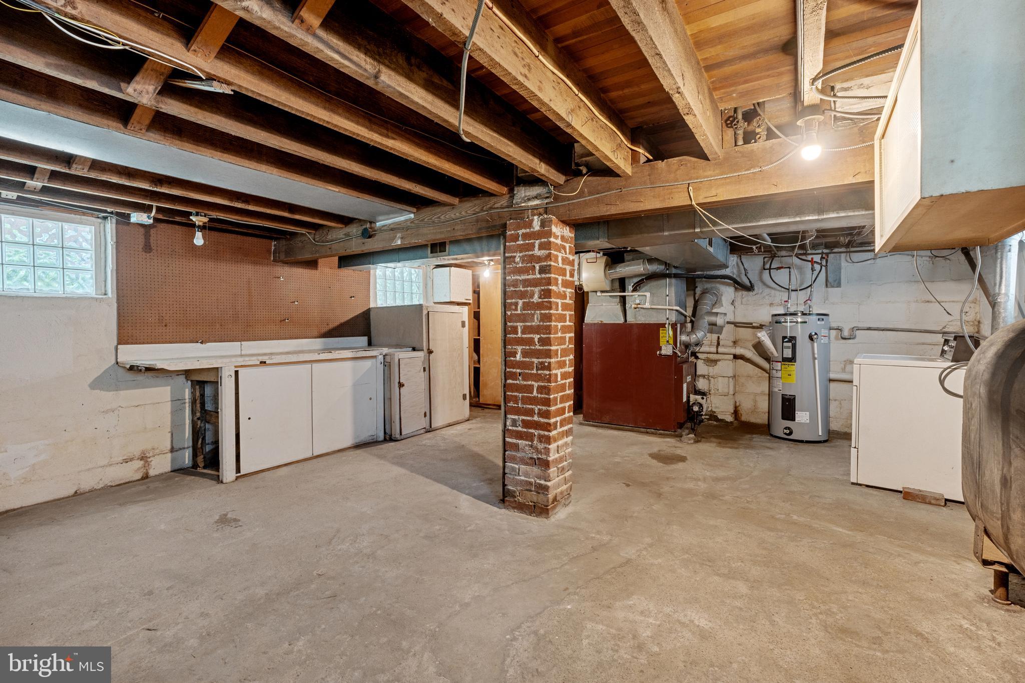 809 E Mermaid Ln