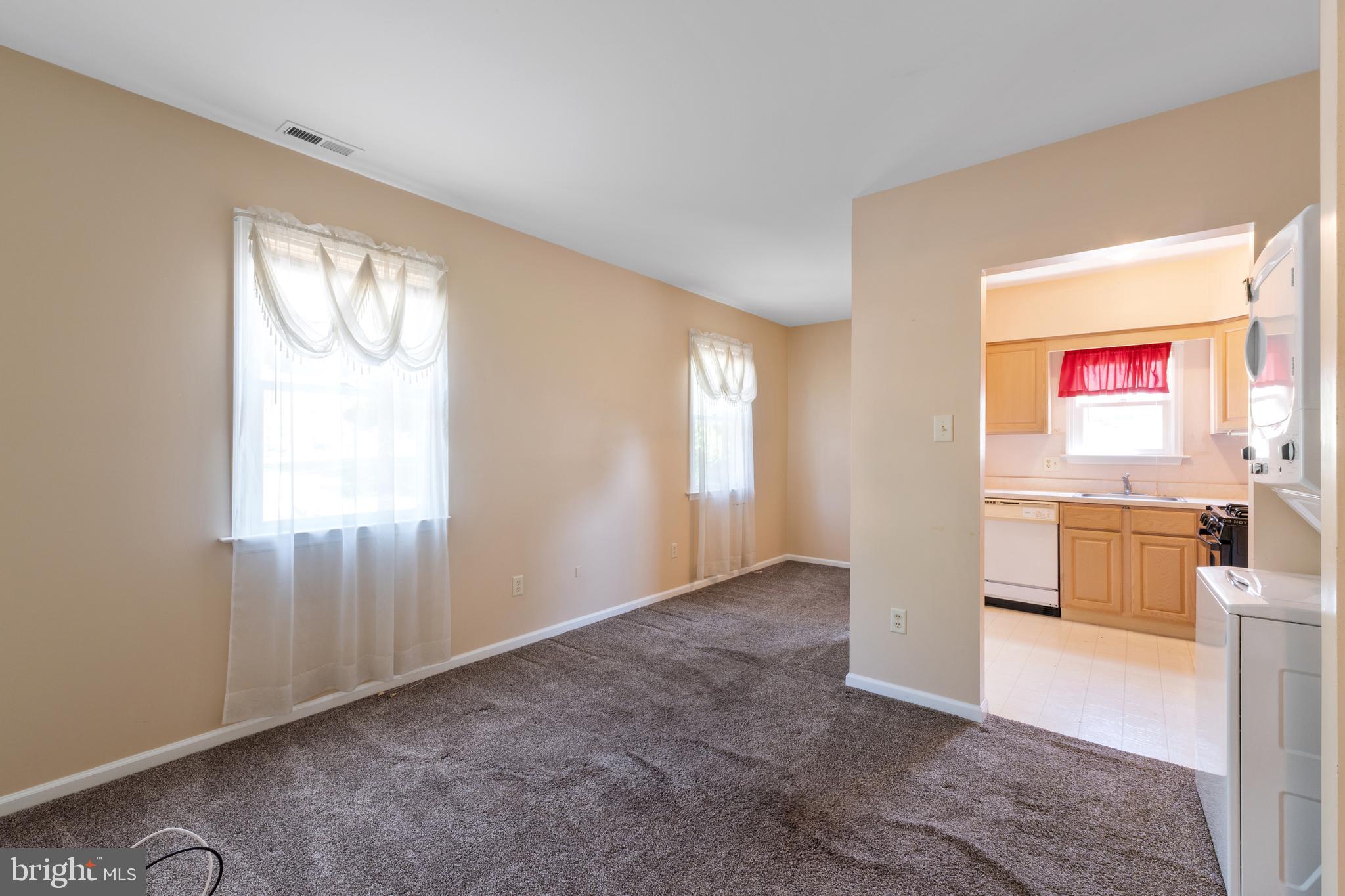 3323 Manor Rd