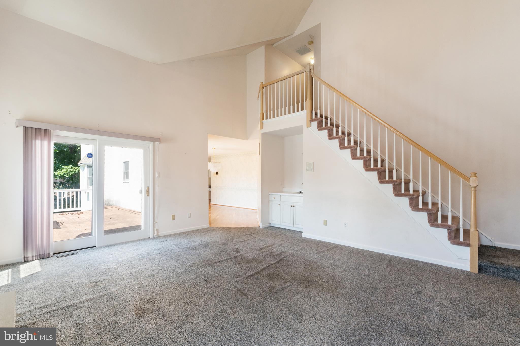 3323 Manor Rd