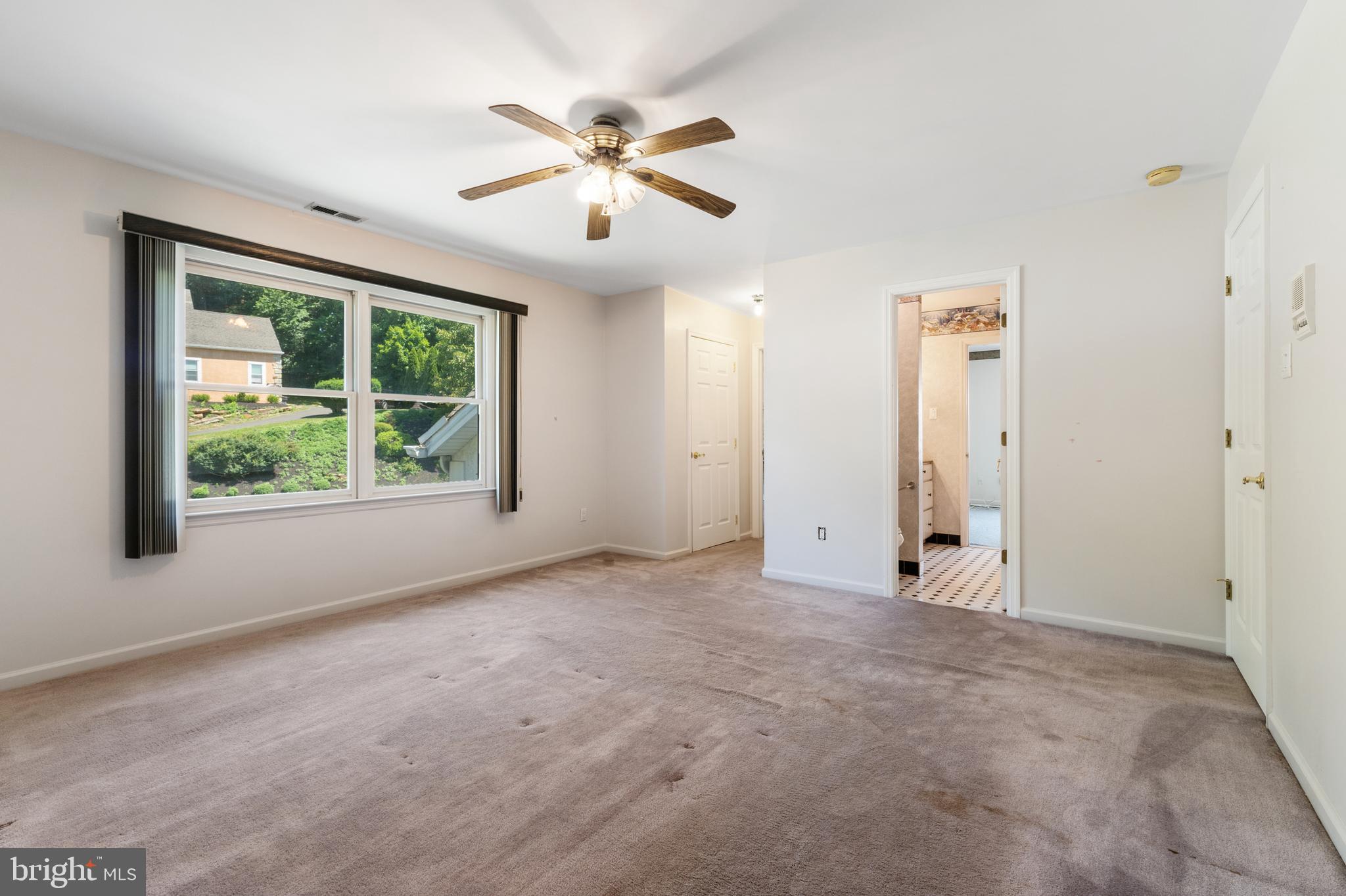 3323 Manor Rd