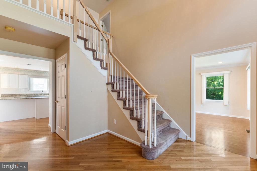 3323 Manor Rd