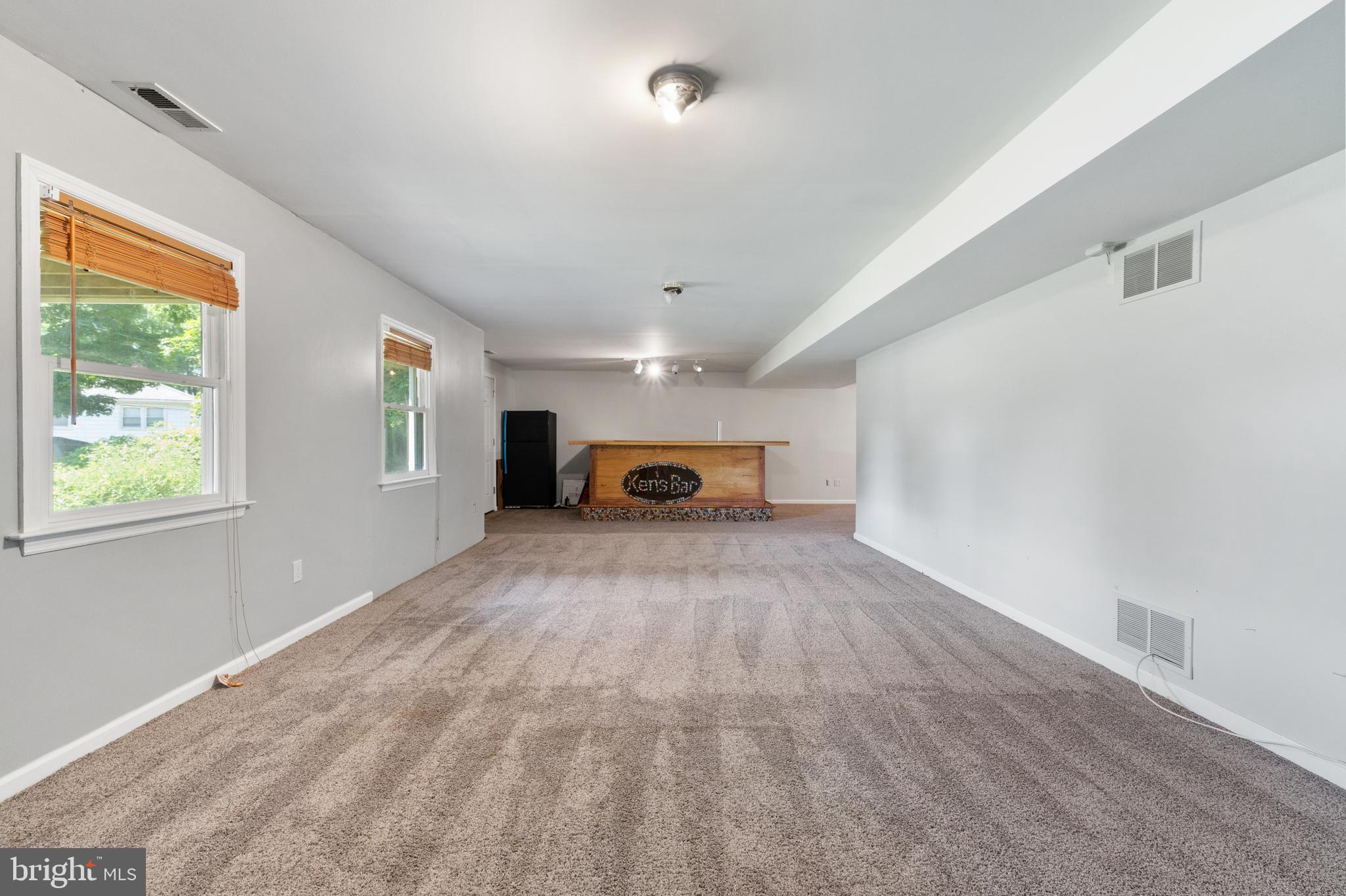 3323 Manor Rd