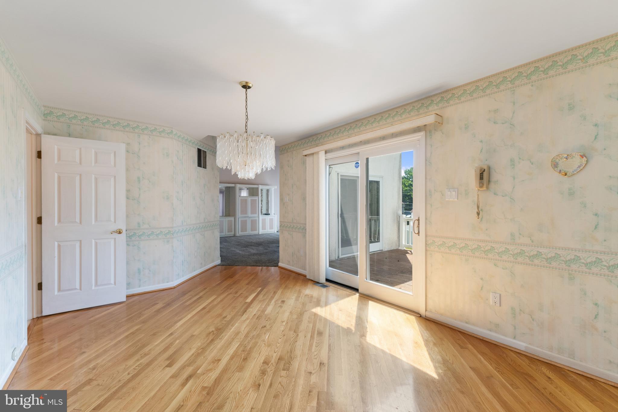 3323 Manor Rd