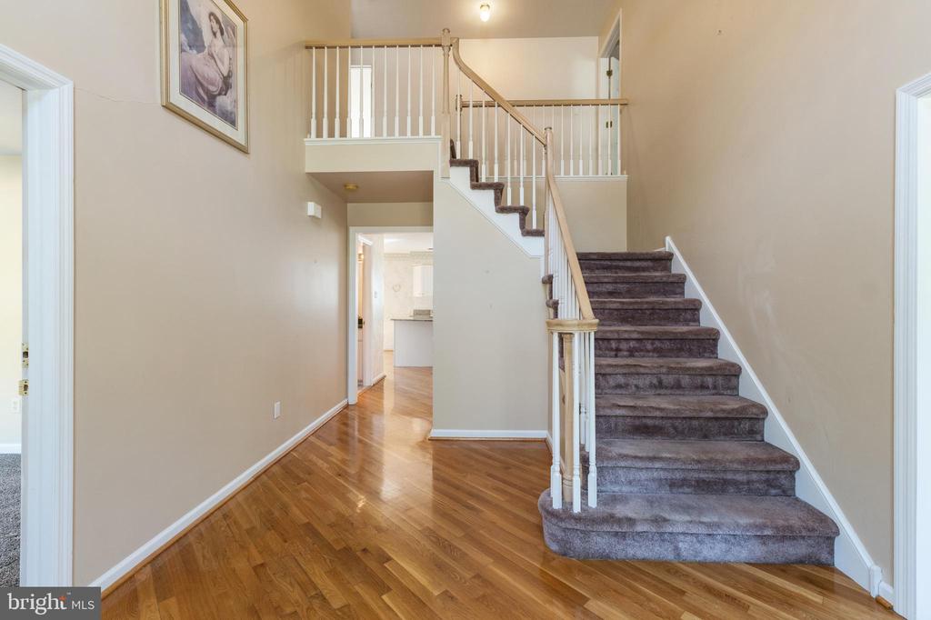 3323 Manor Rd