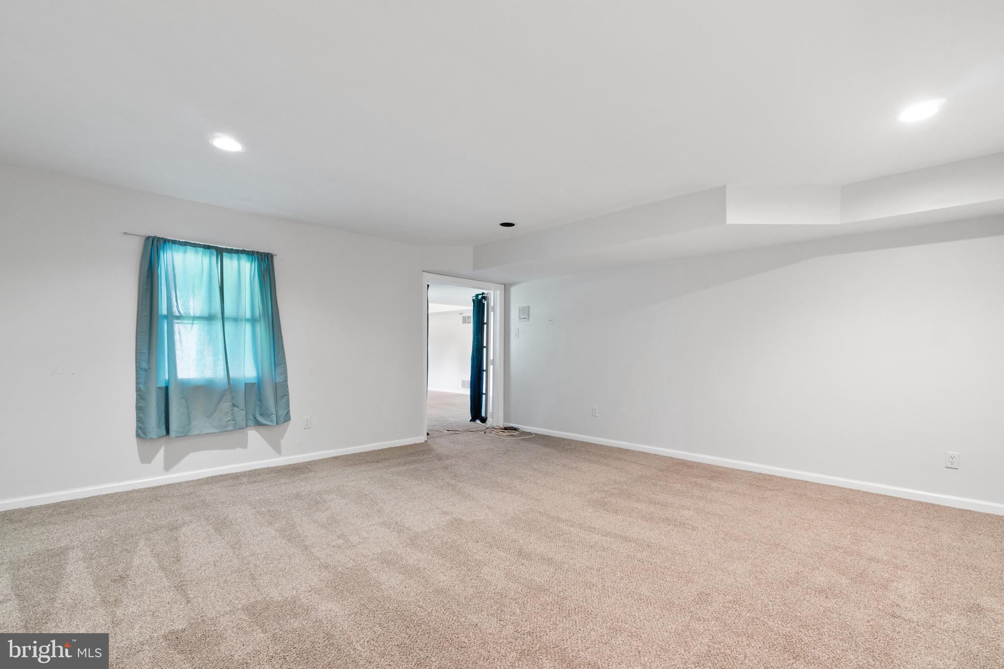 3323 Manor Rd