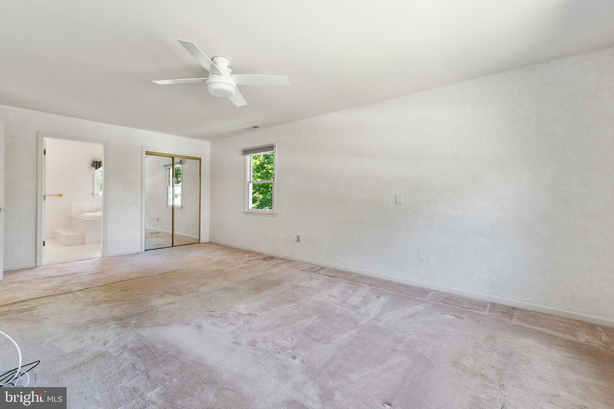3323 Manor Rd