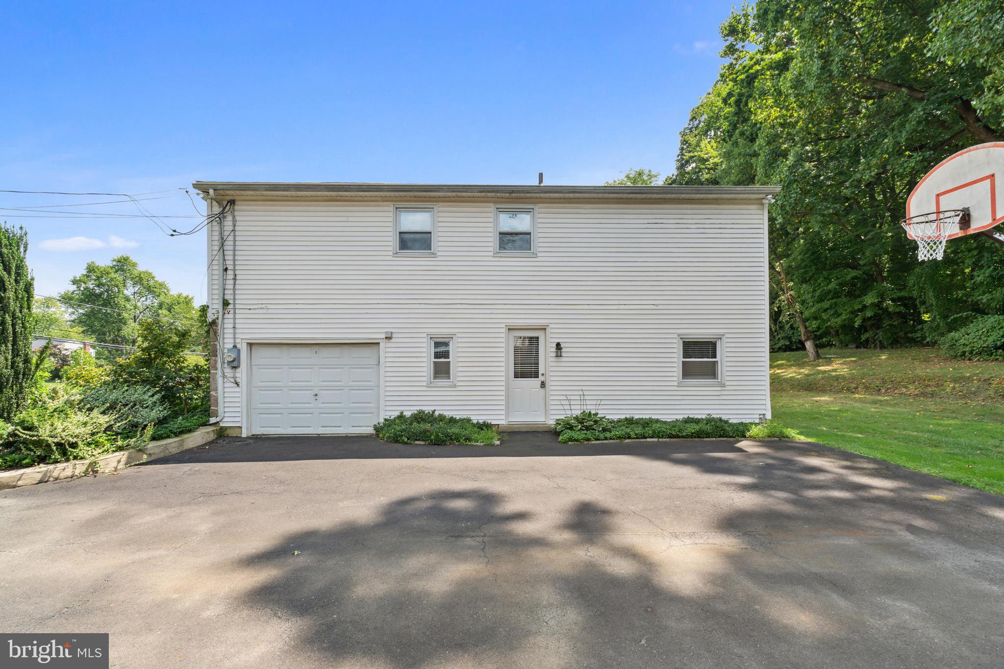 3138 Alpin Dr
