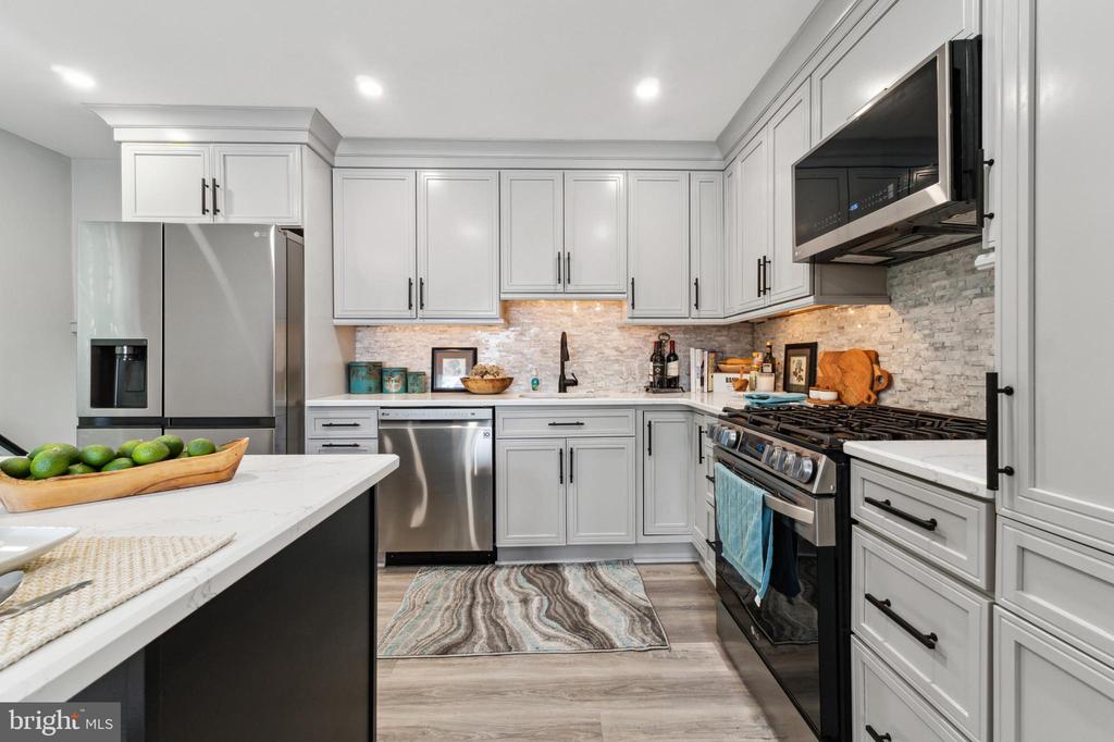3138 Alpin Dr