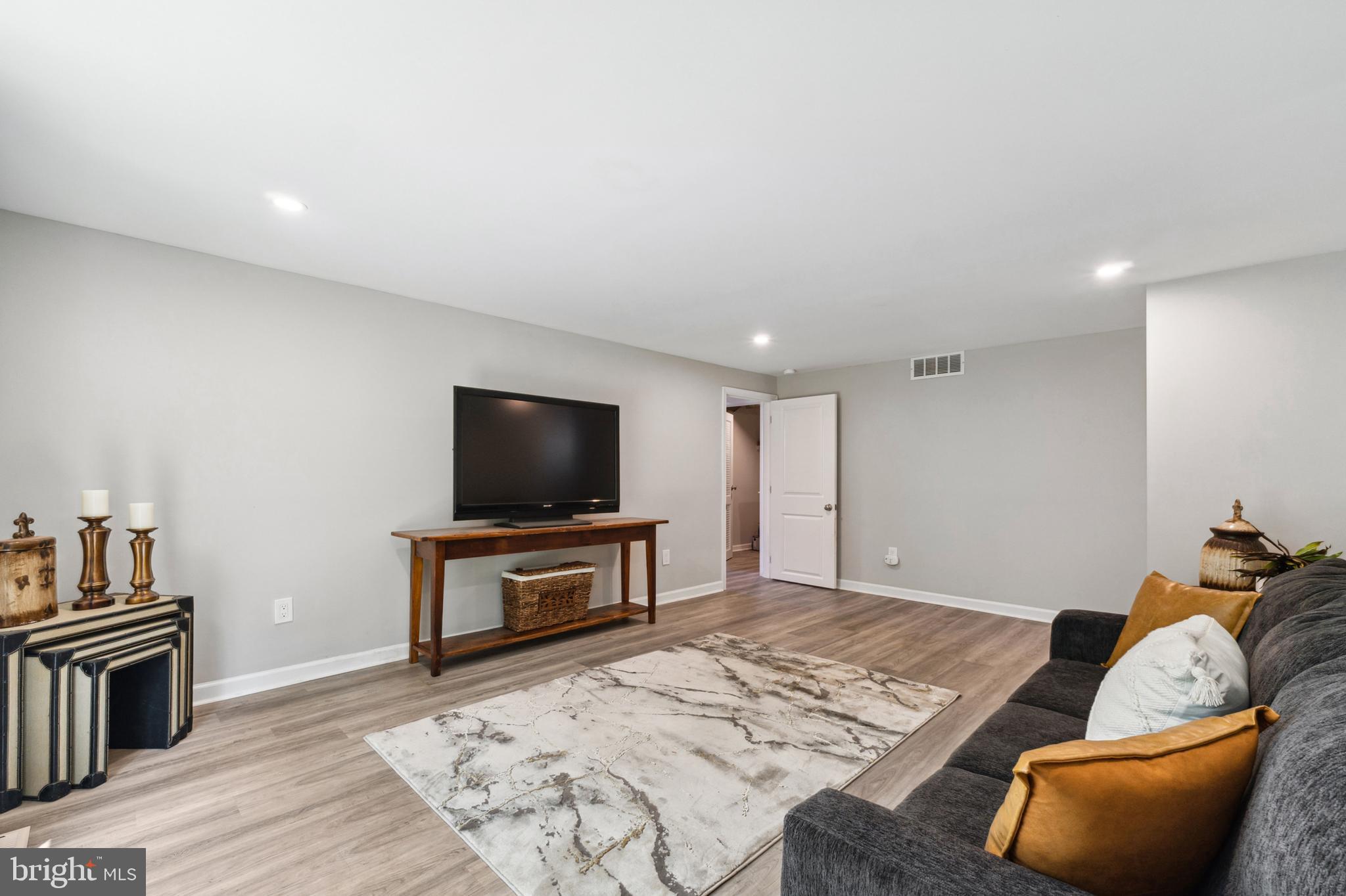 3138 Alpin Dr