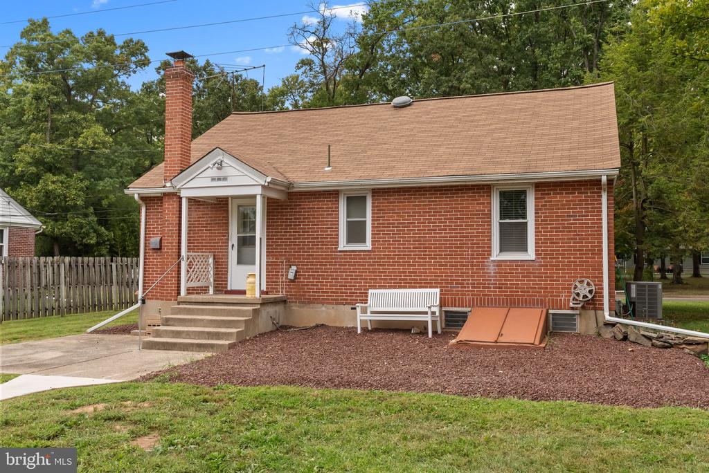 2035 Bergey Rd