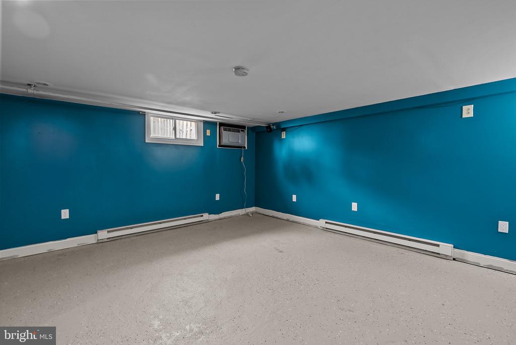 2035 Bergey Rd