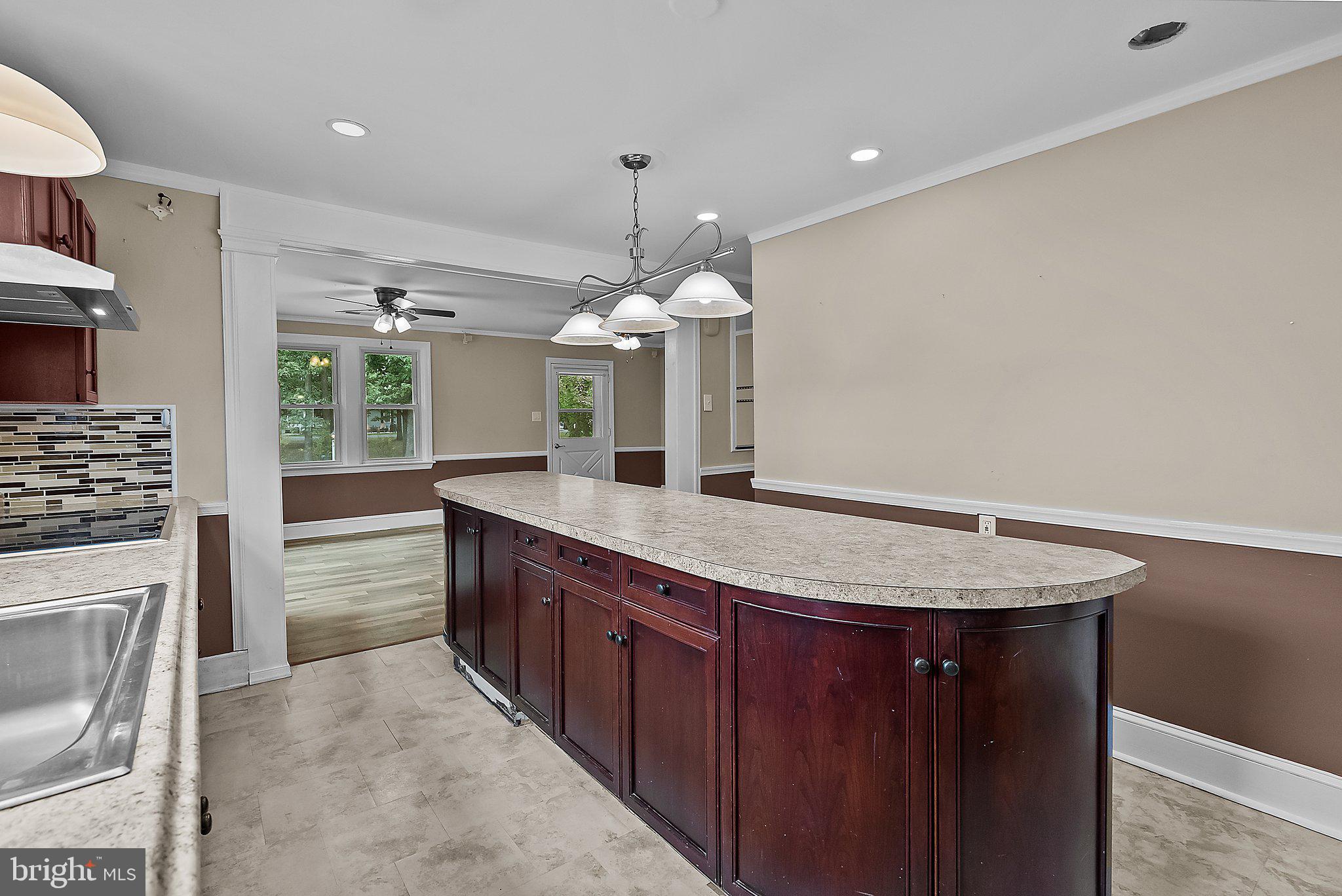 2035 Bergey Rd