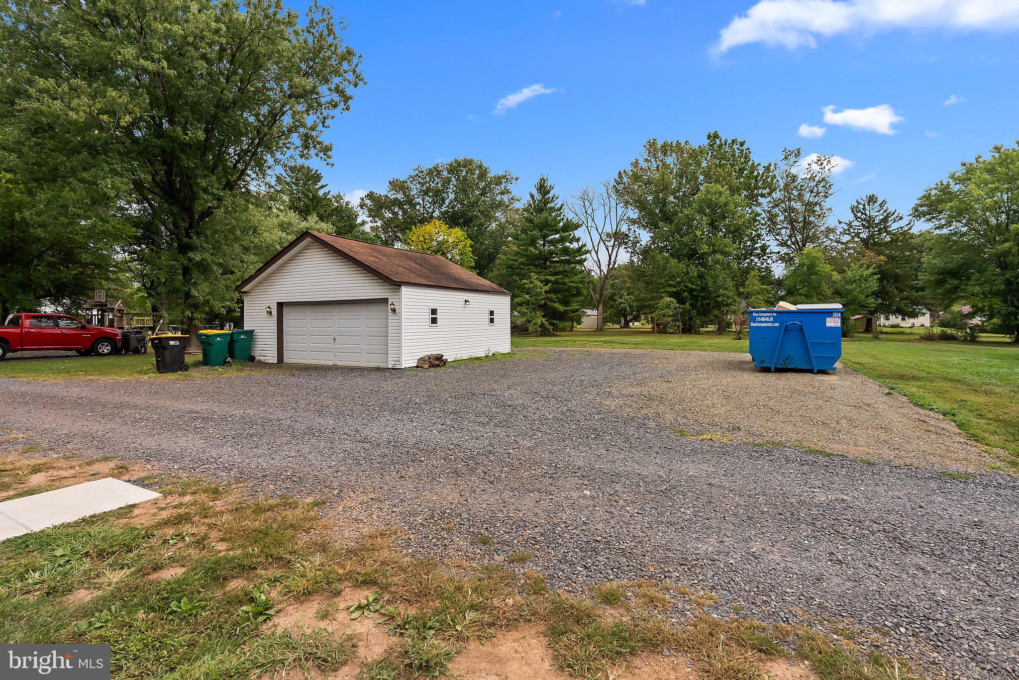 2035 Bergey Rd