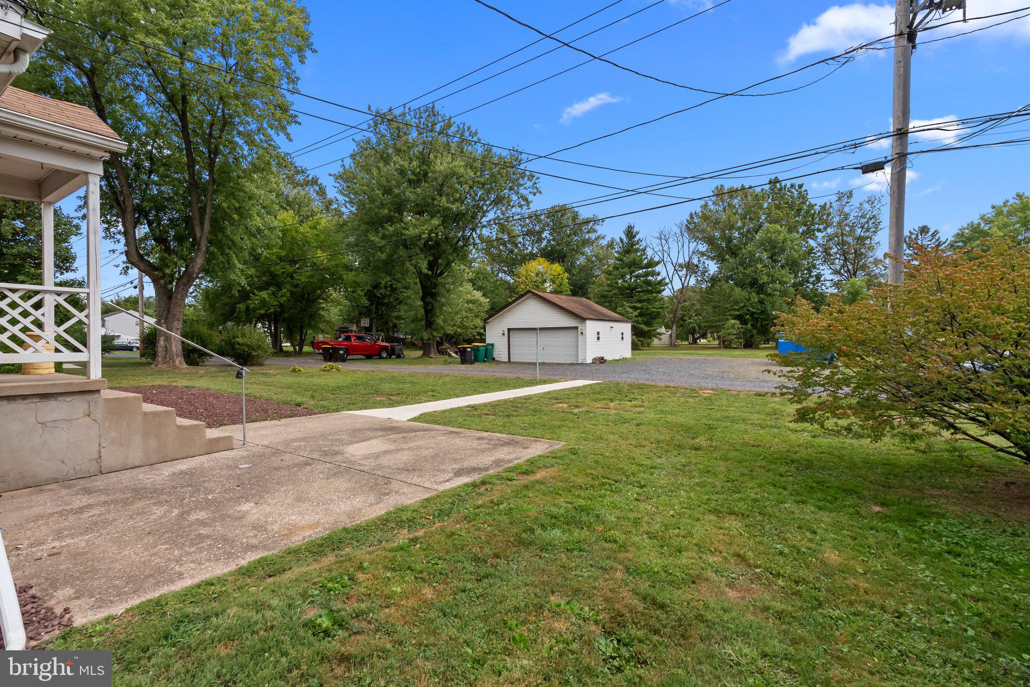 2035 Bergey Rd