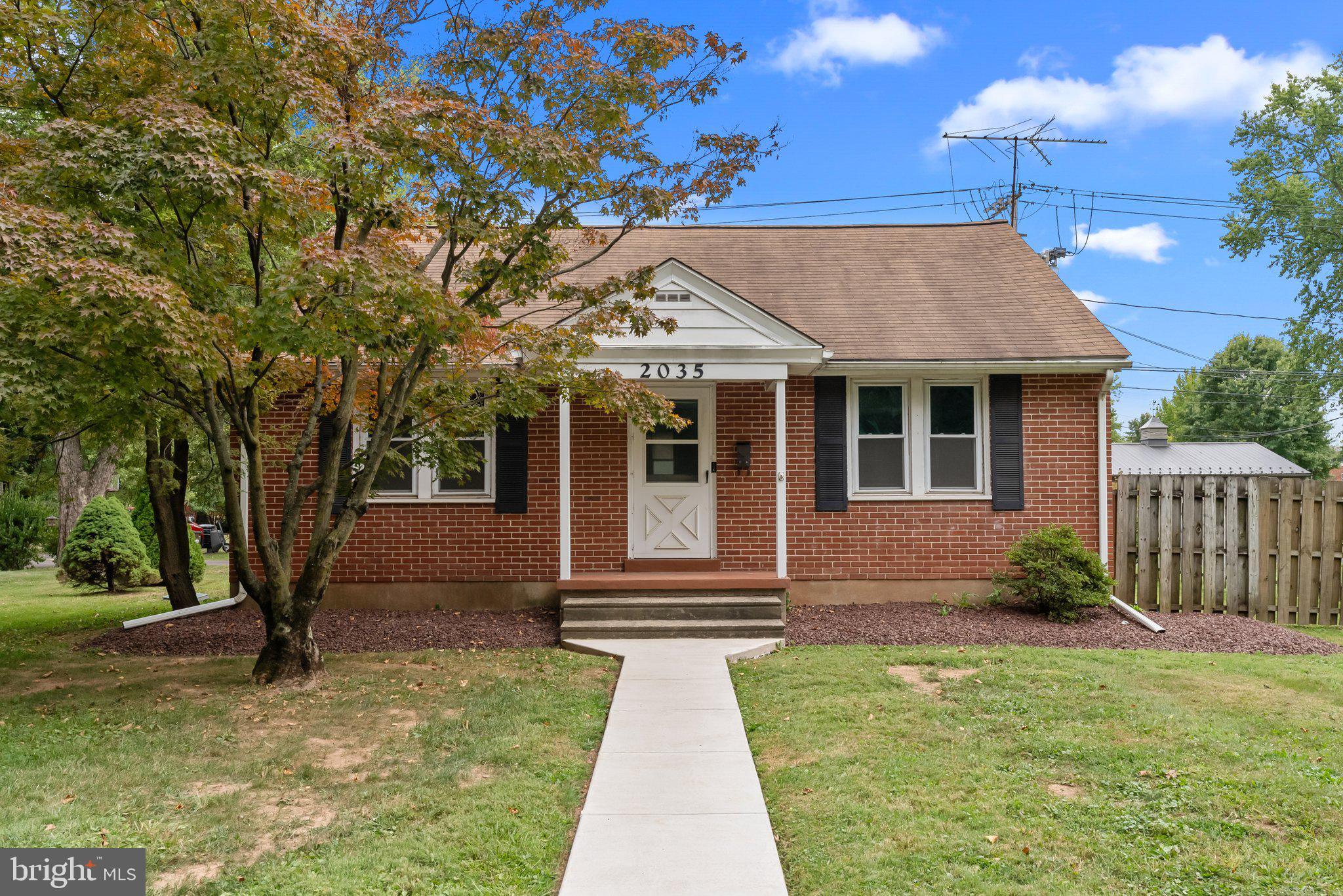 2035 Bergey Rd