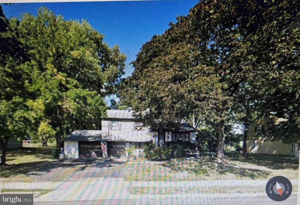 107 Maple Ave