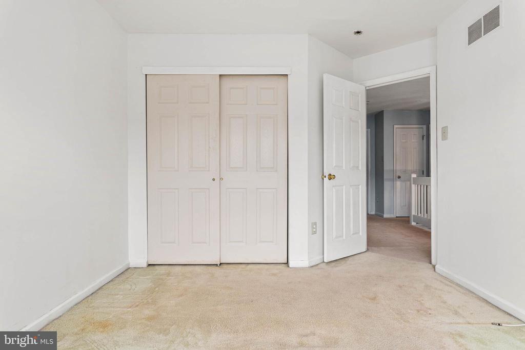 1 Cherry Ct