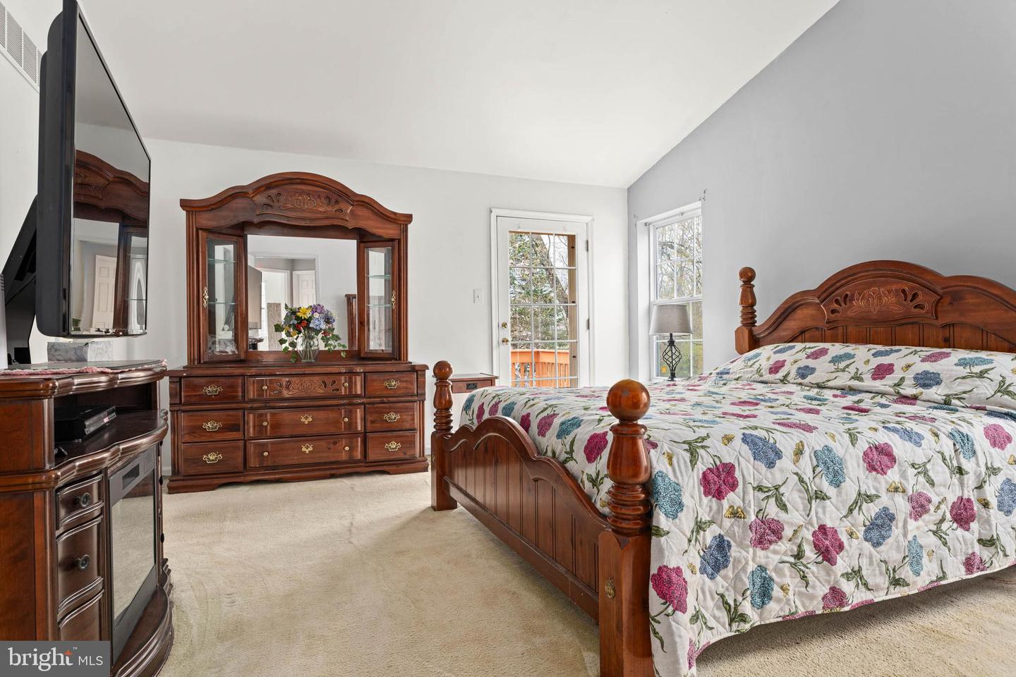 1 Cherry Ct