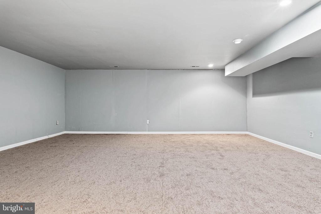 1 Cherry Ct