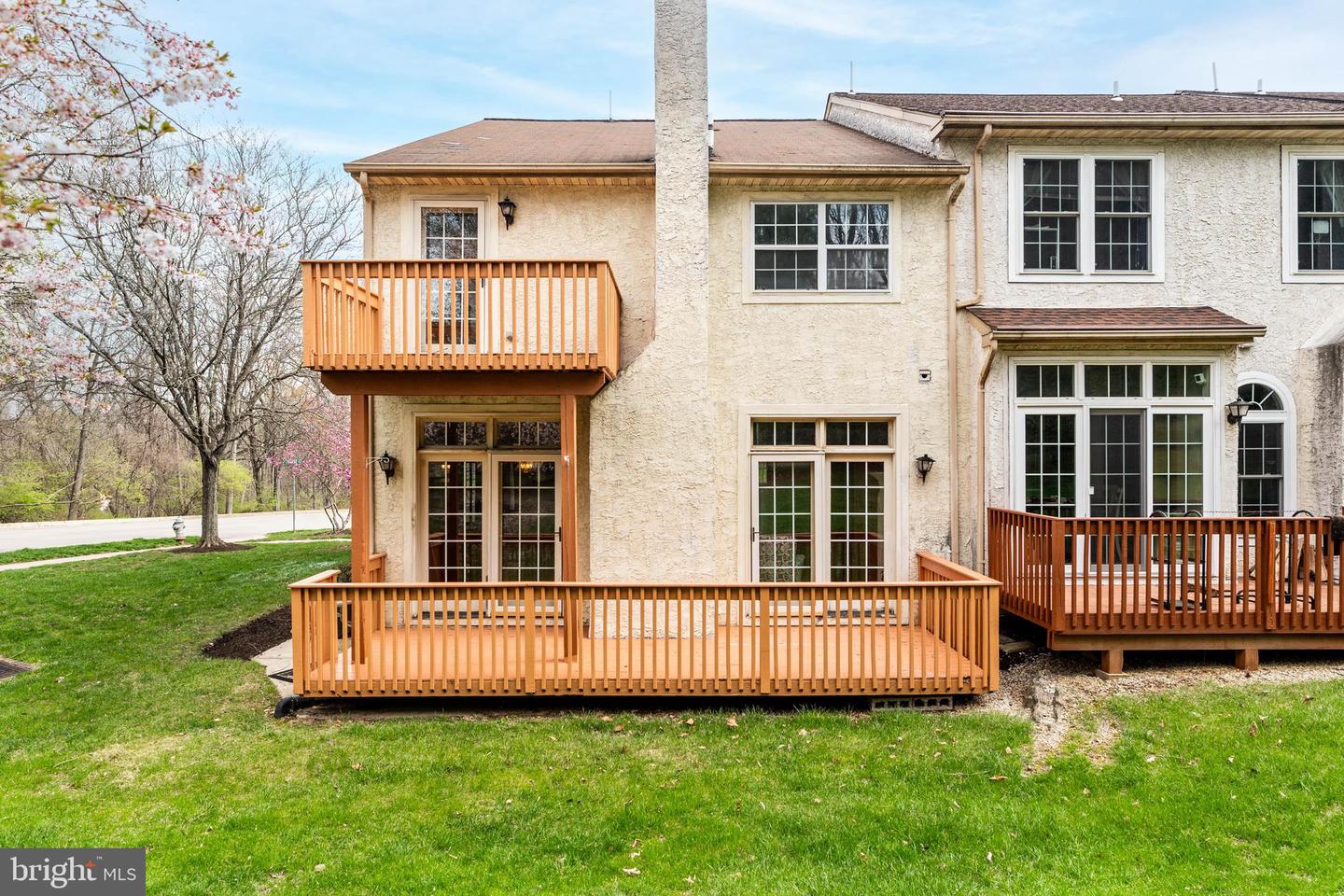 1 Cherry Ct