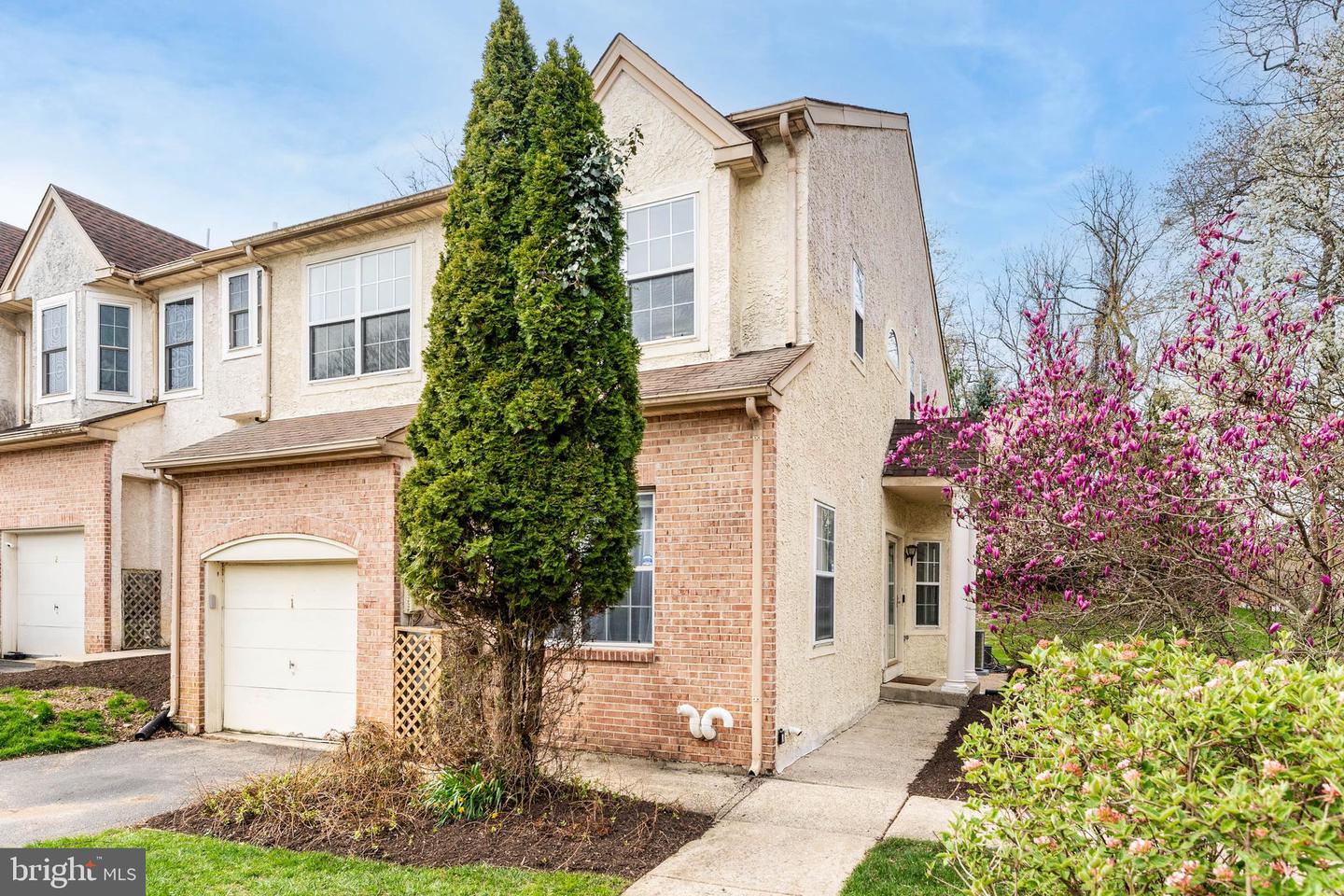 1 Cherry Ct