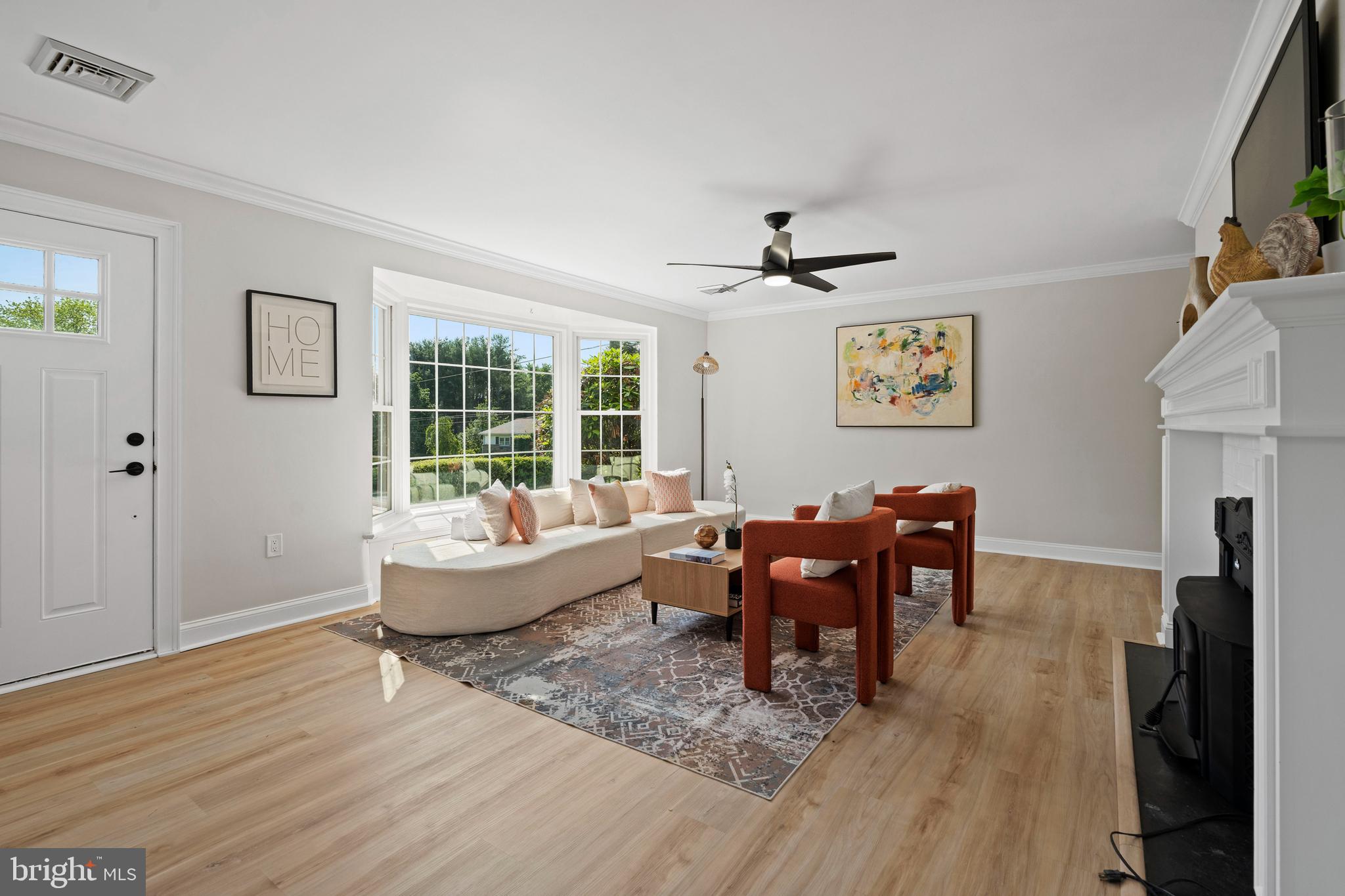 285 W 3rd Ave