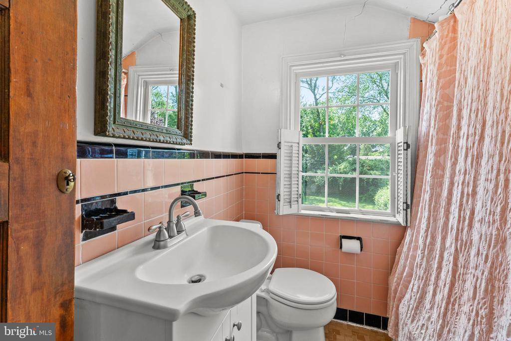 2132 Jenkintown