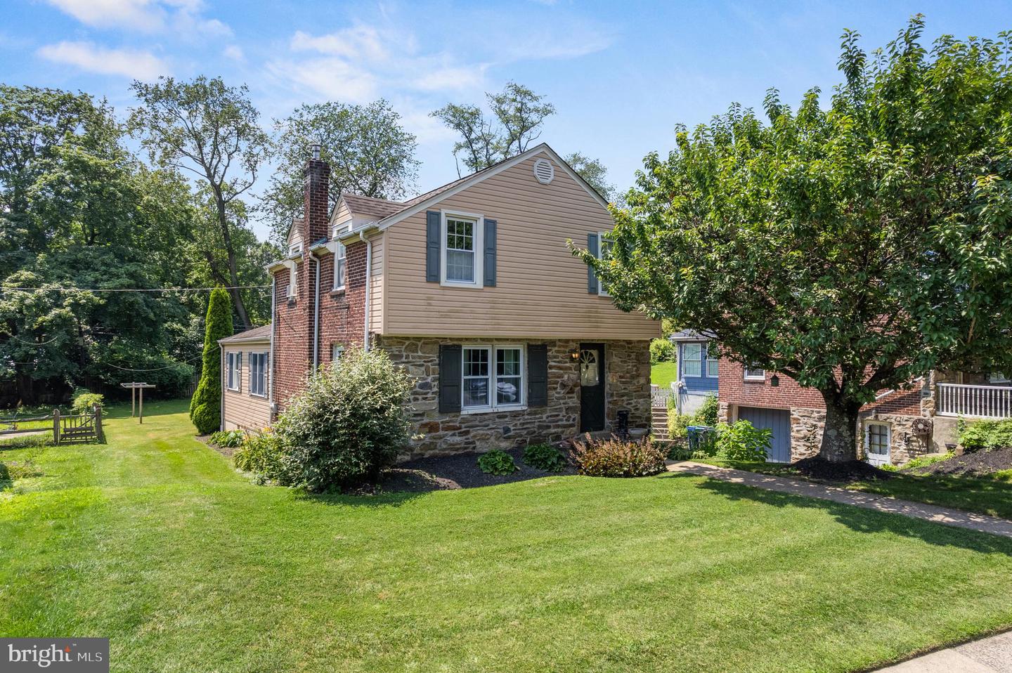 2132 Jenkintown