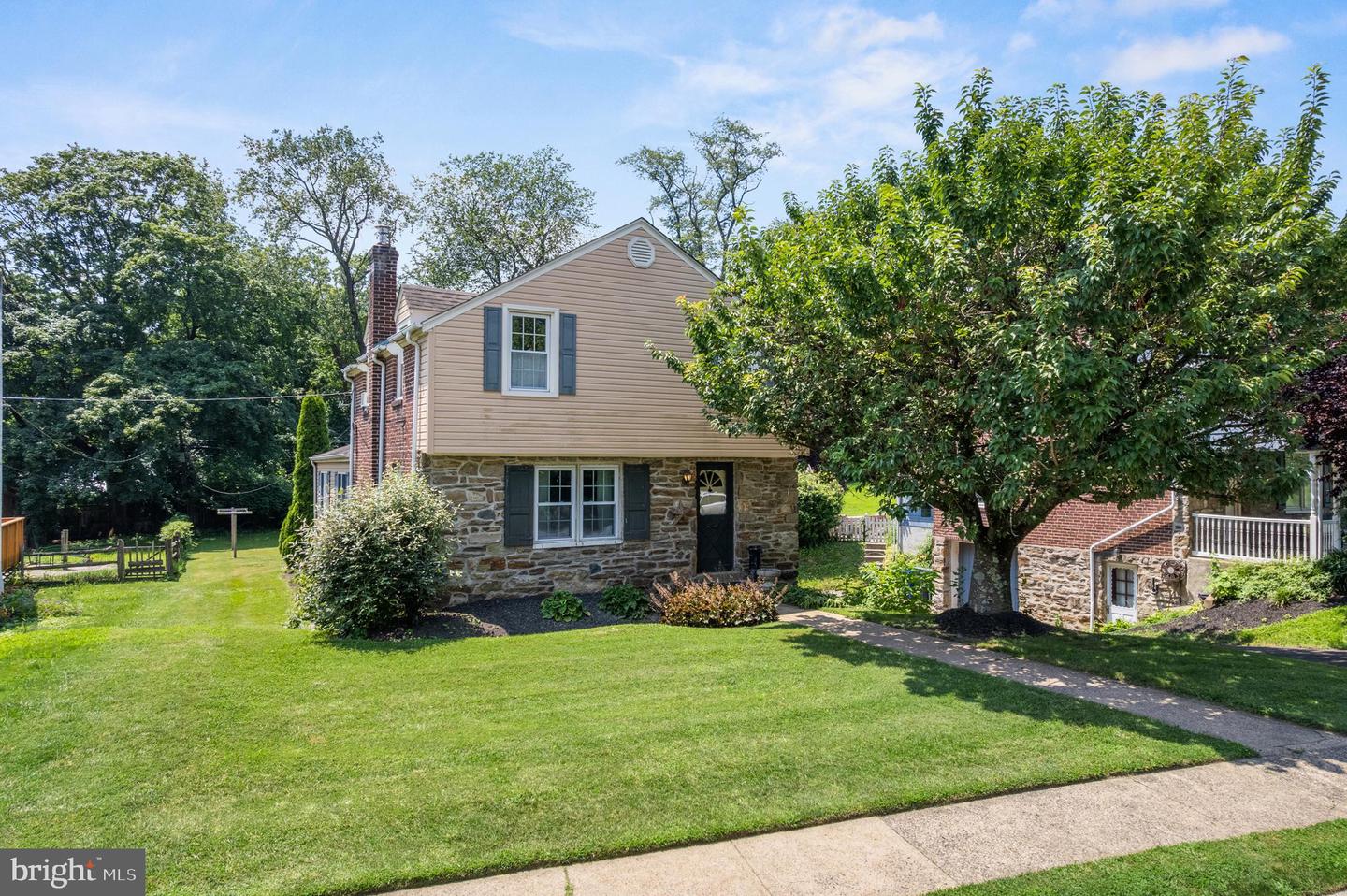 2132 Jenkintown