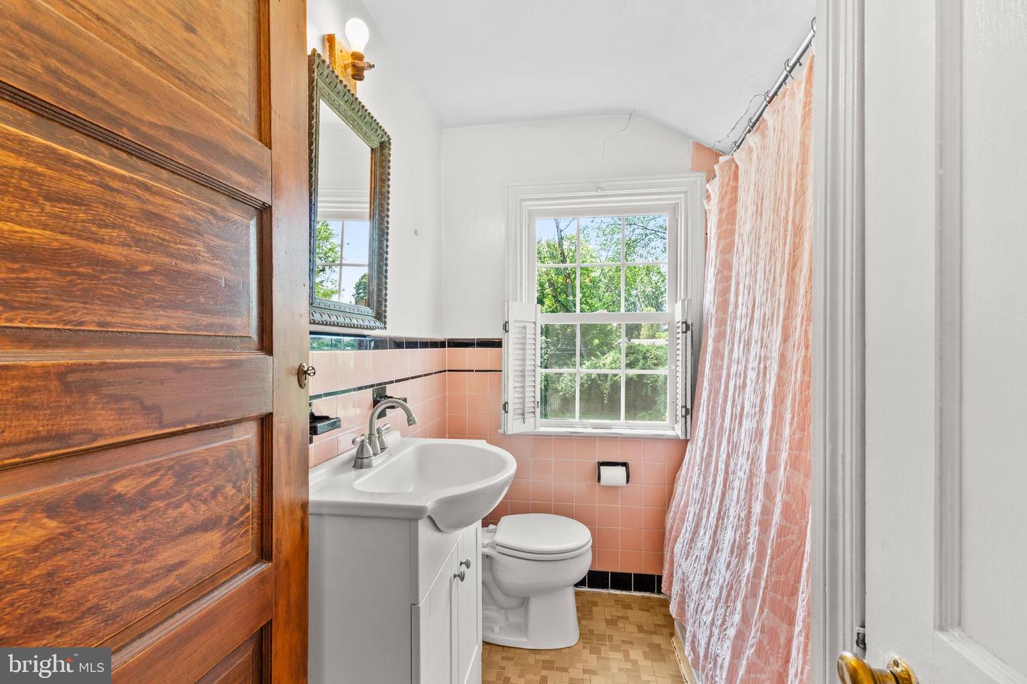 2132 Jenkintown