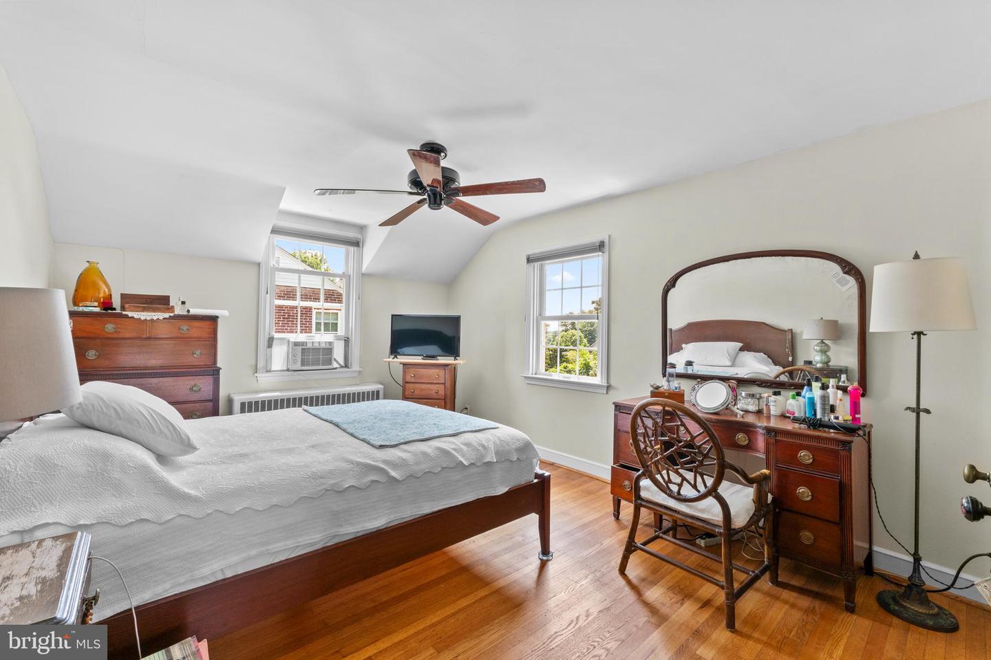 2132 Jenkintown