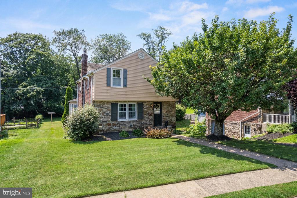 2132 Jenkintown