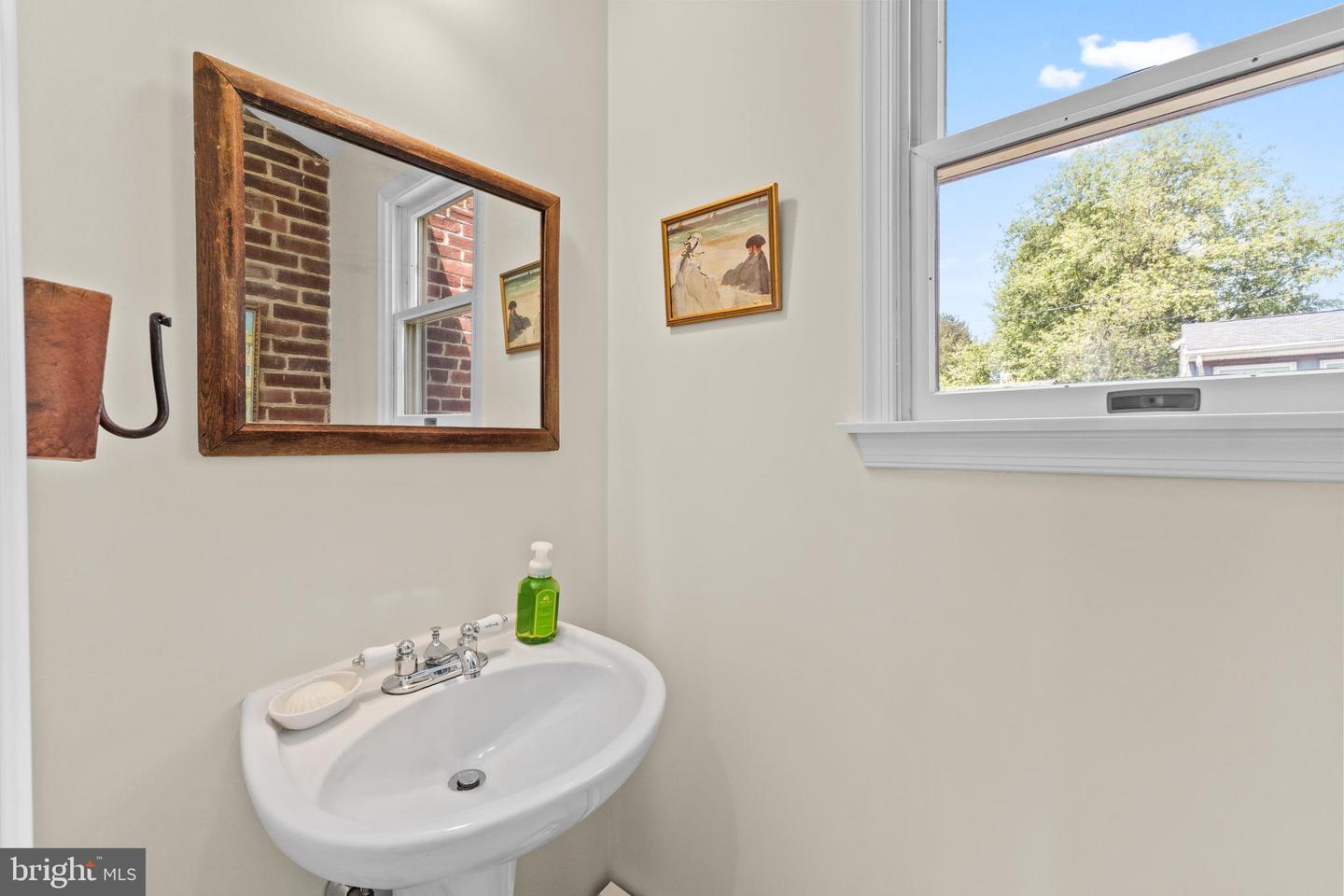 2132 Jenkintown