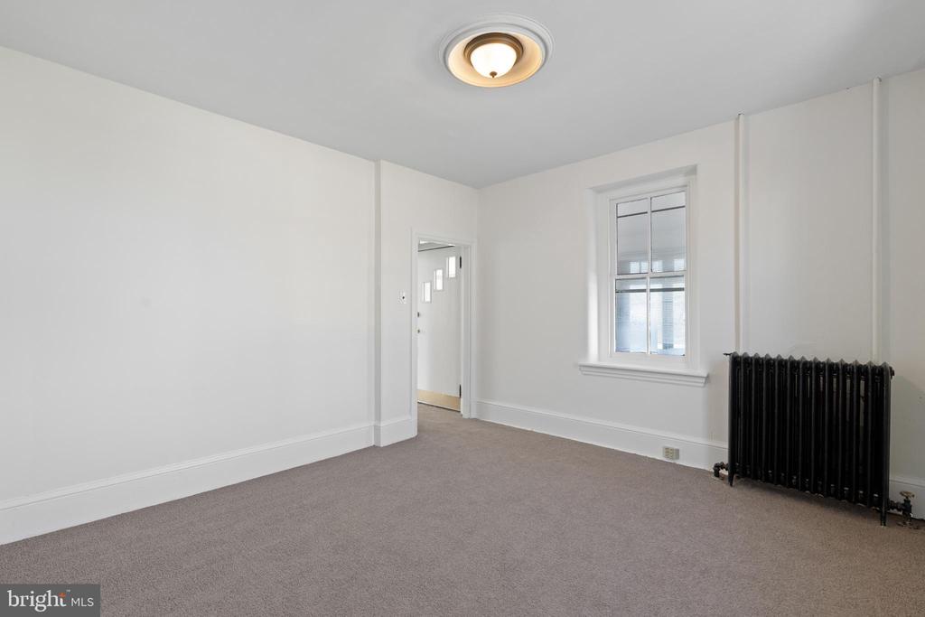 5 S Maple Ave