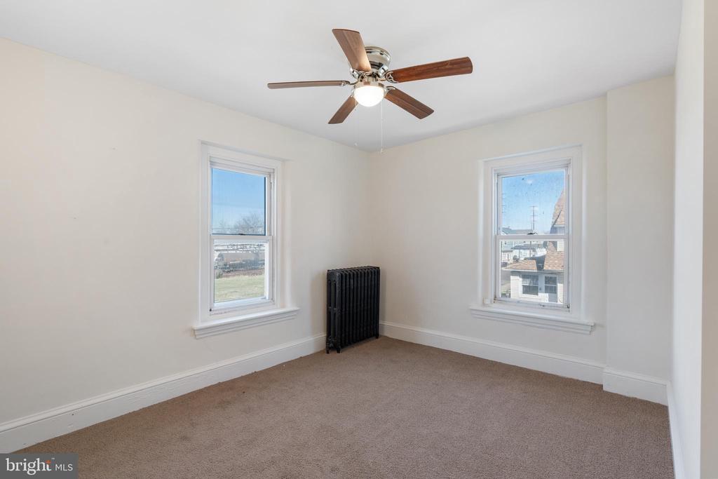 5 S Maple Ave